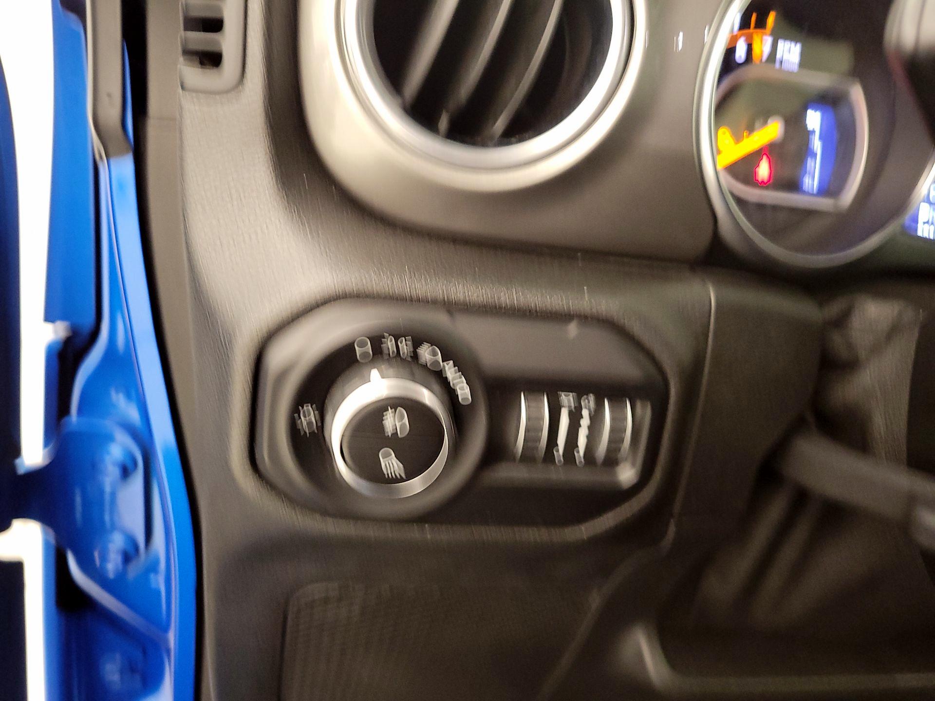 Thumbnail: 2020 Jeep Gladiator - 13