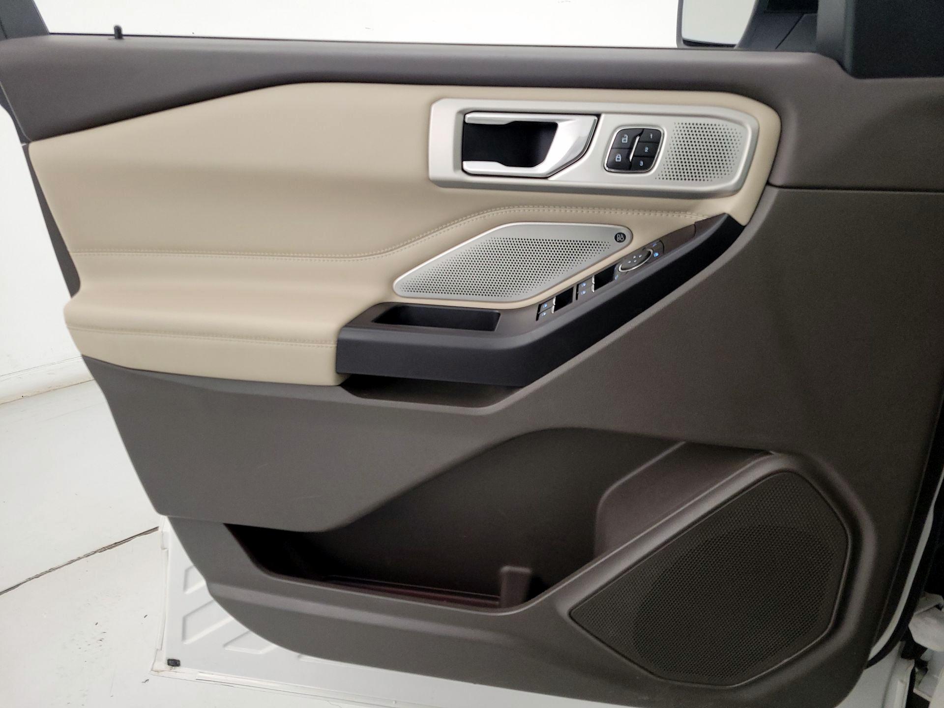 Thumbnail: 2020 Ford Explorer - 12