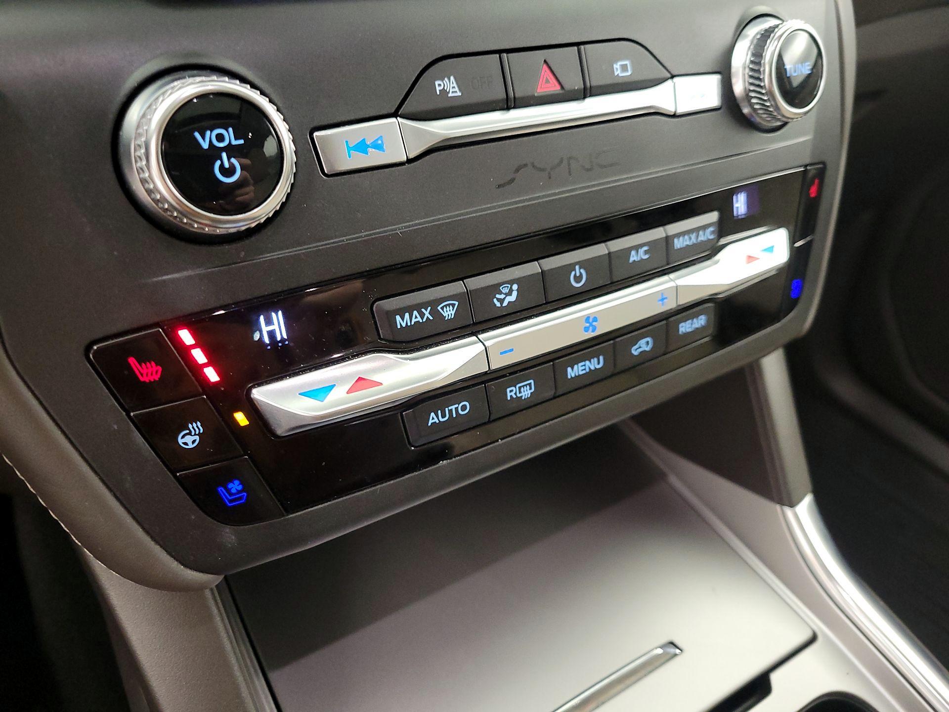 Thumbnail: 2020 Ford Explorer - 17