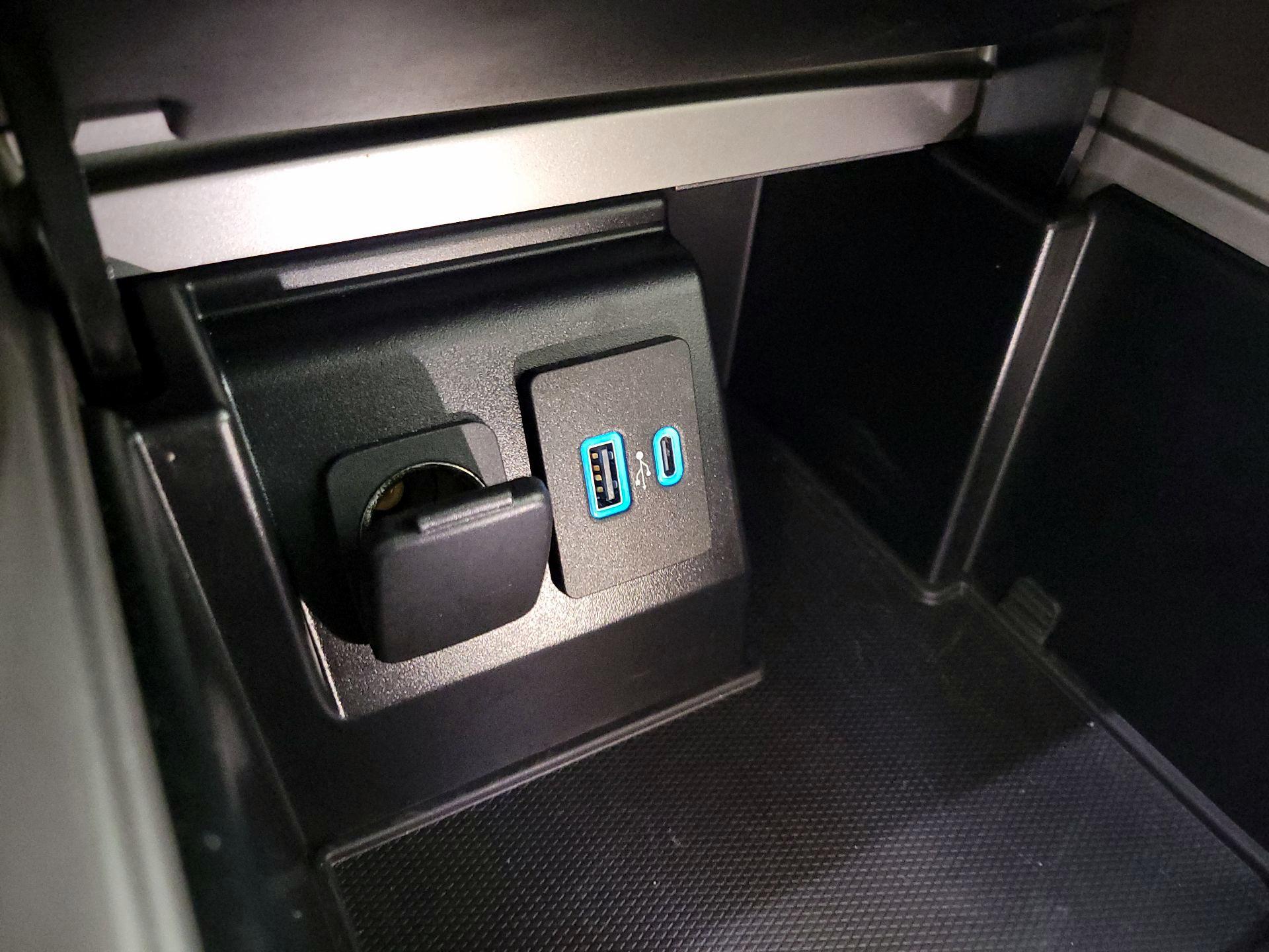 Thumbnail: 2020 Ford Explorer - 19