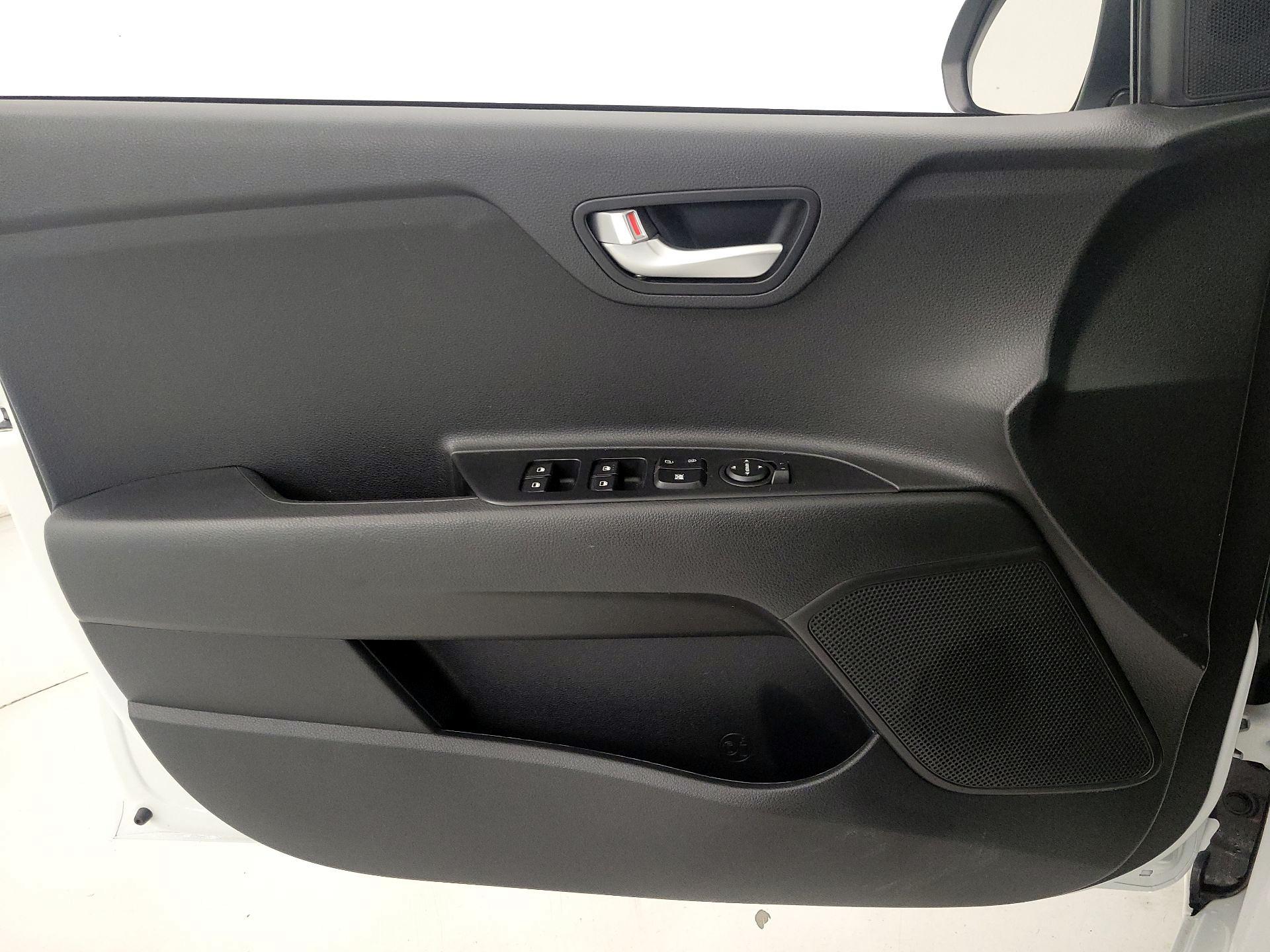 Thumbnail: 2023 Kia Rio - 12