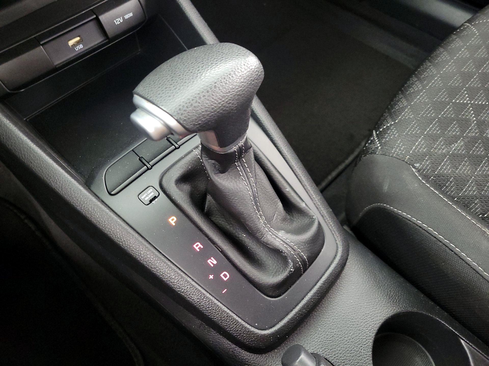 Thumbnail: 2023 Kia Rio - 17