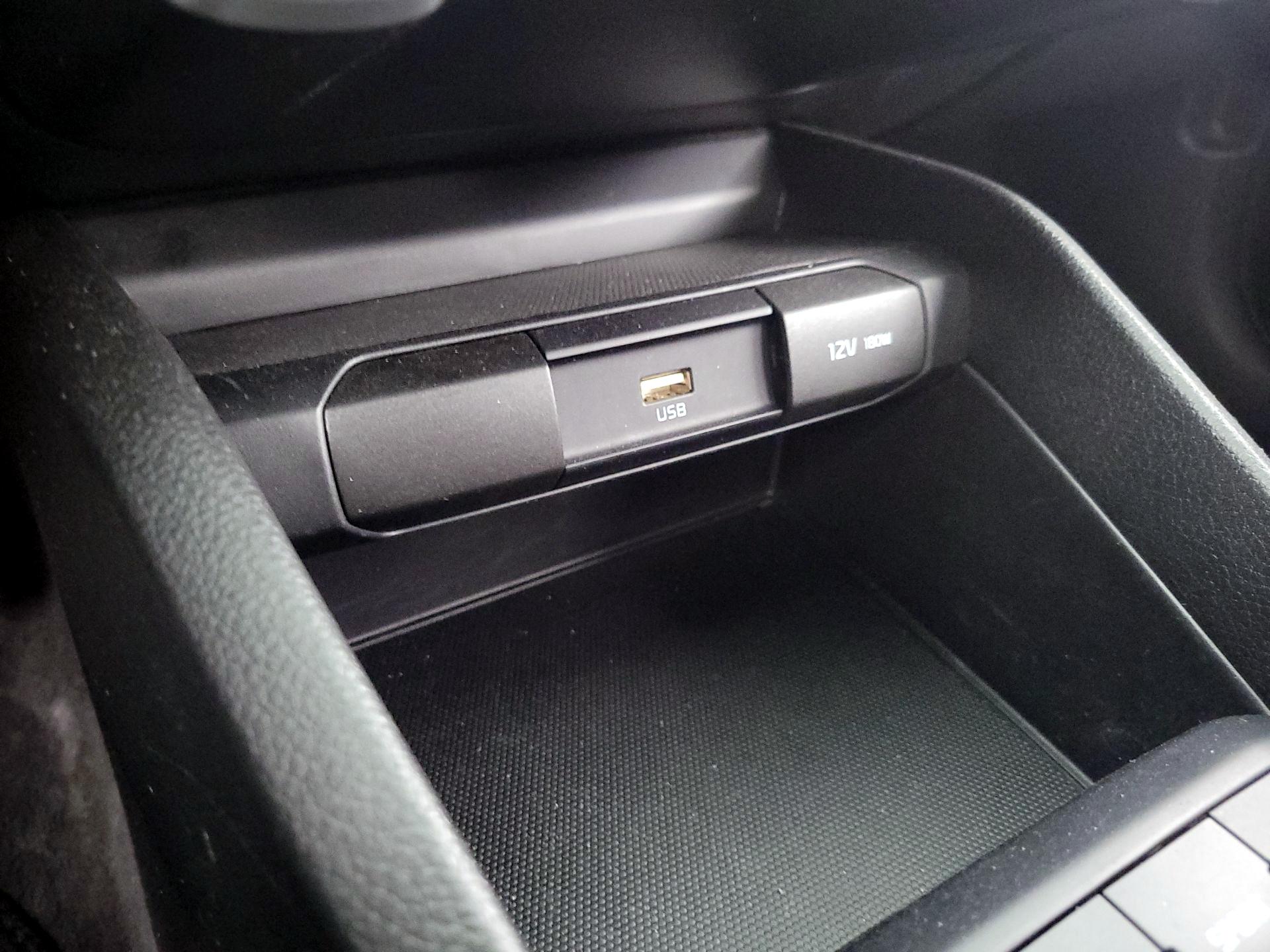 Thumbnail: 2023 Kia Rio - 18