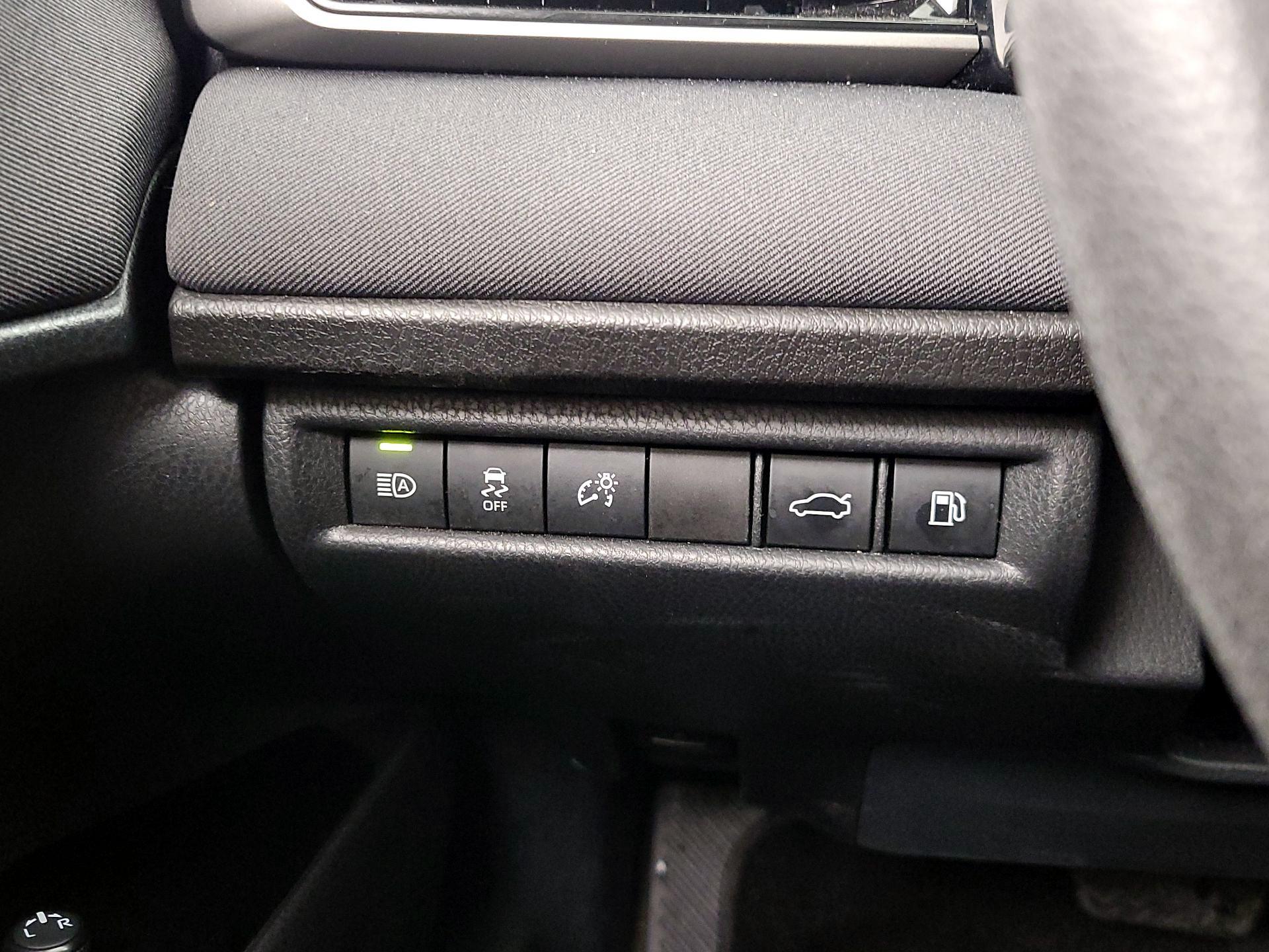 Thumbnail: 2025 Toyota Camry - 13