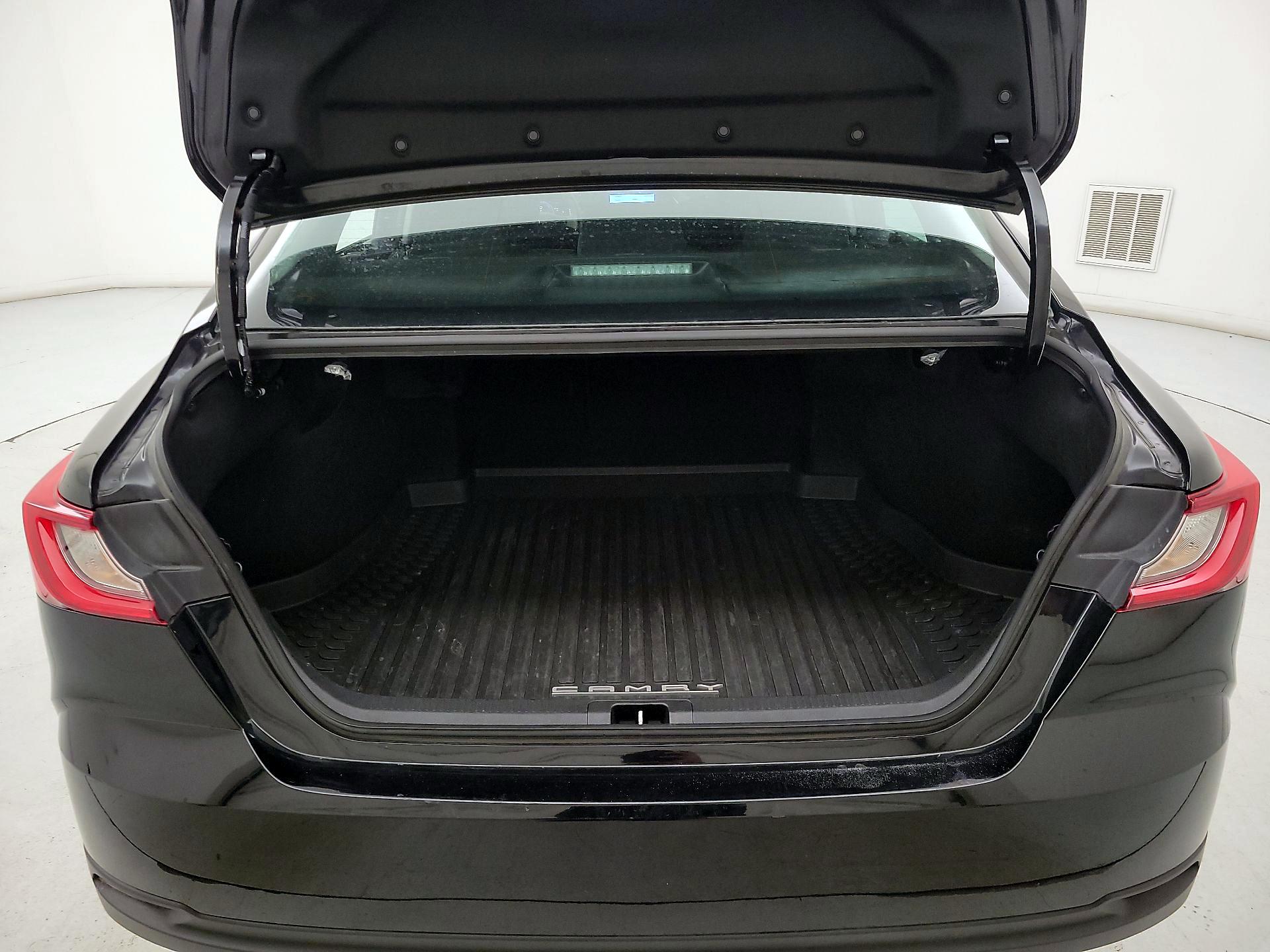 Thumbnail: 2025 Toyota Camry - 20