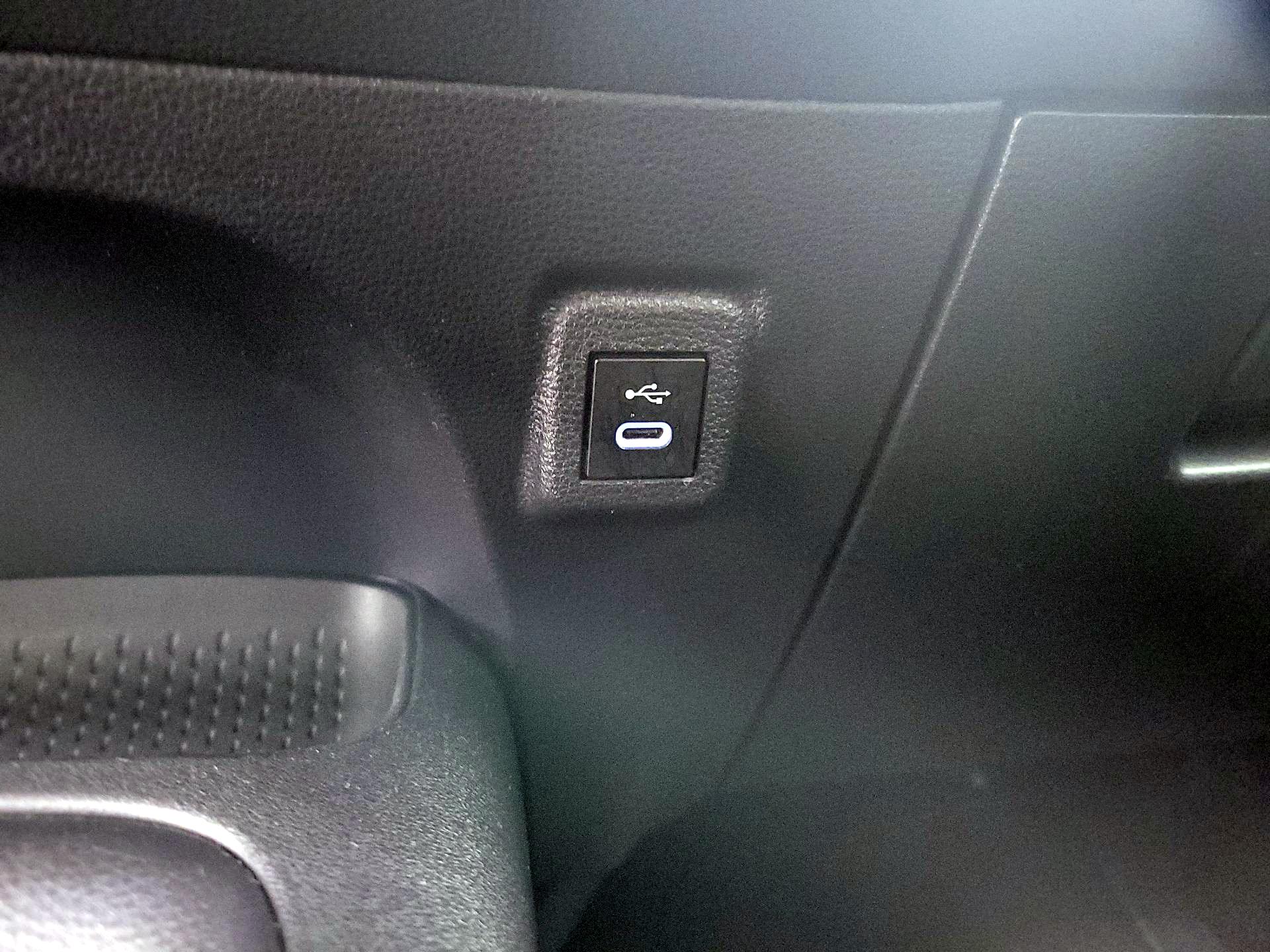 Thumbnail: 2025 Toyota Corolla - 18