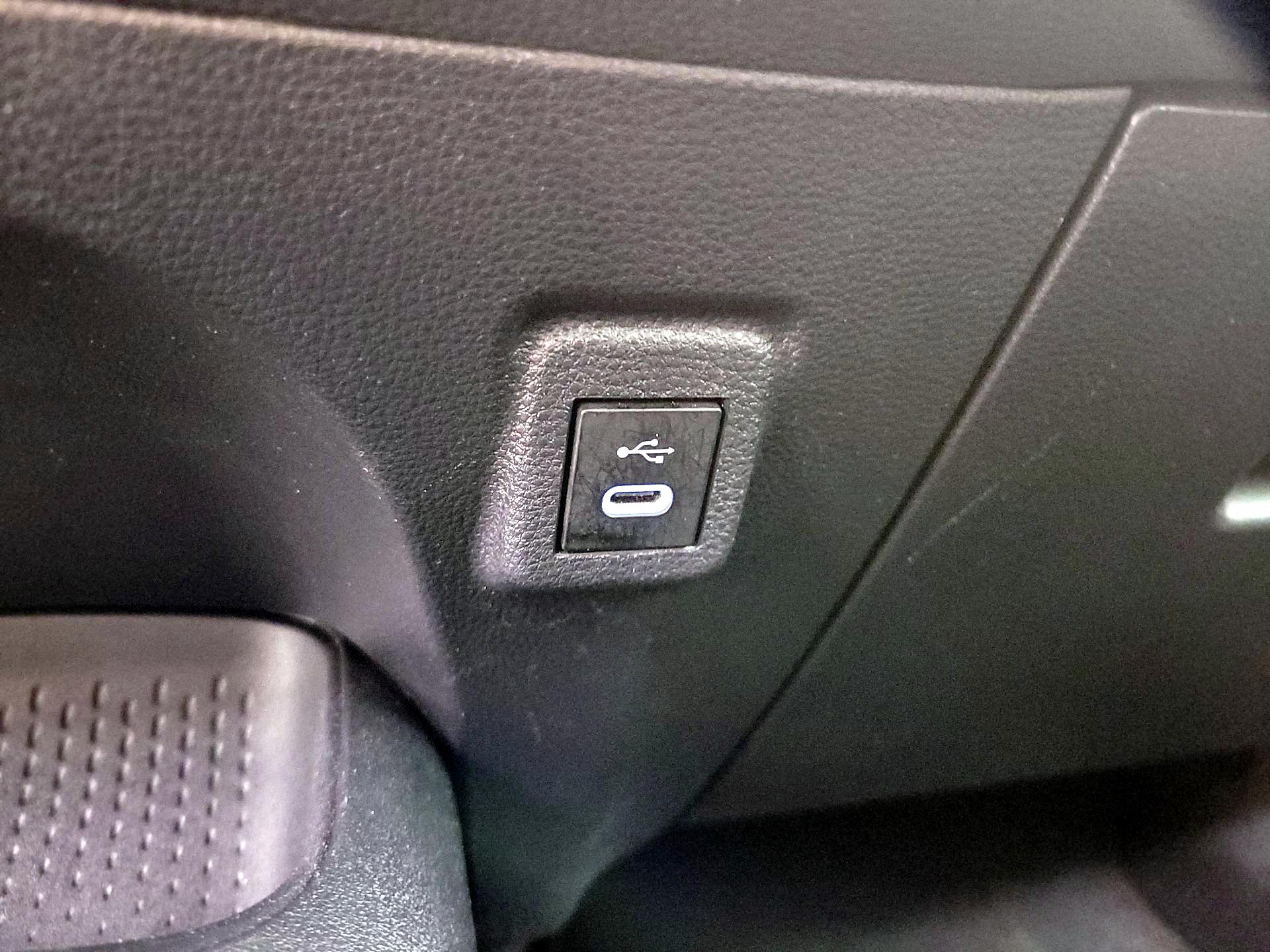 Thumbnail: 2025 Toyota Corolla - 18