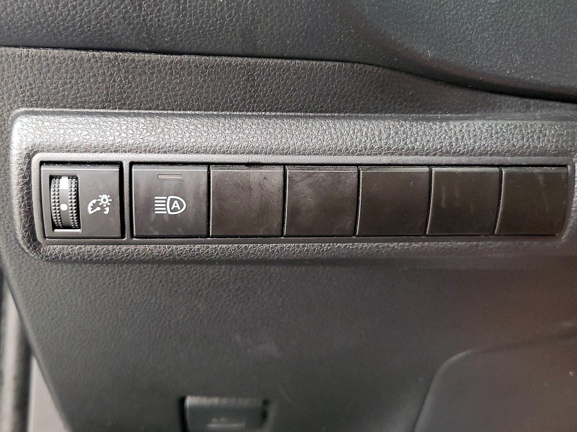 Thumbnail: 2025 Toyota Corolla - 13