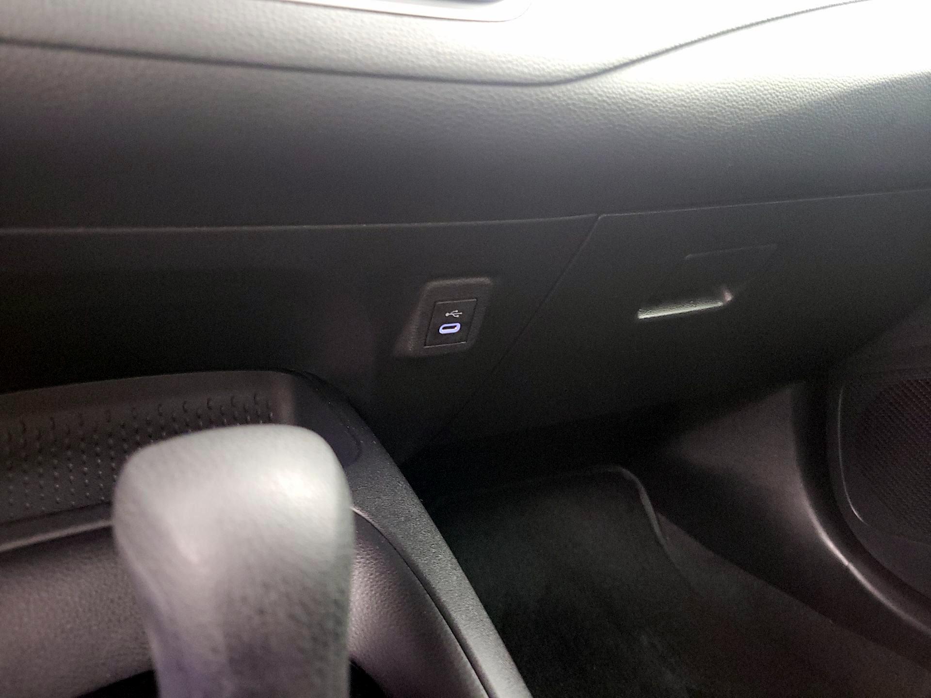 Thumbnail: 2025 Toyota Corolla - 18