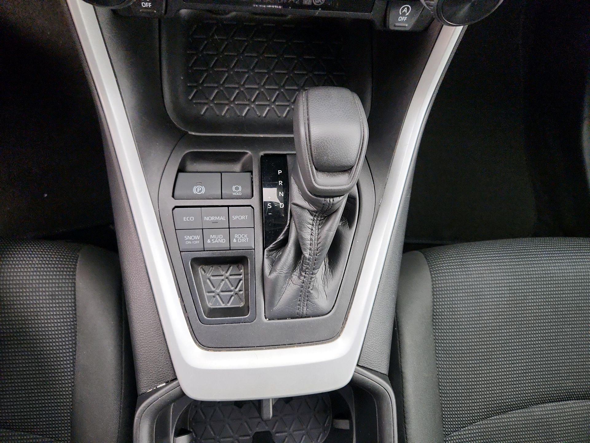 Thumbnail: 2024 Toyota RAV4 - 17