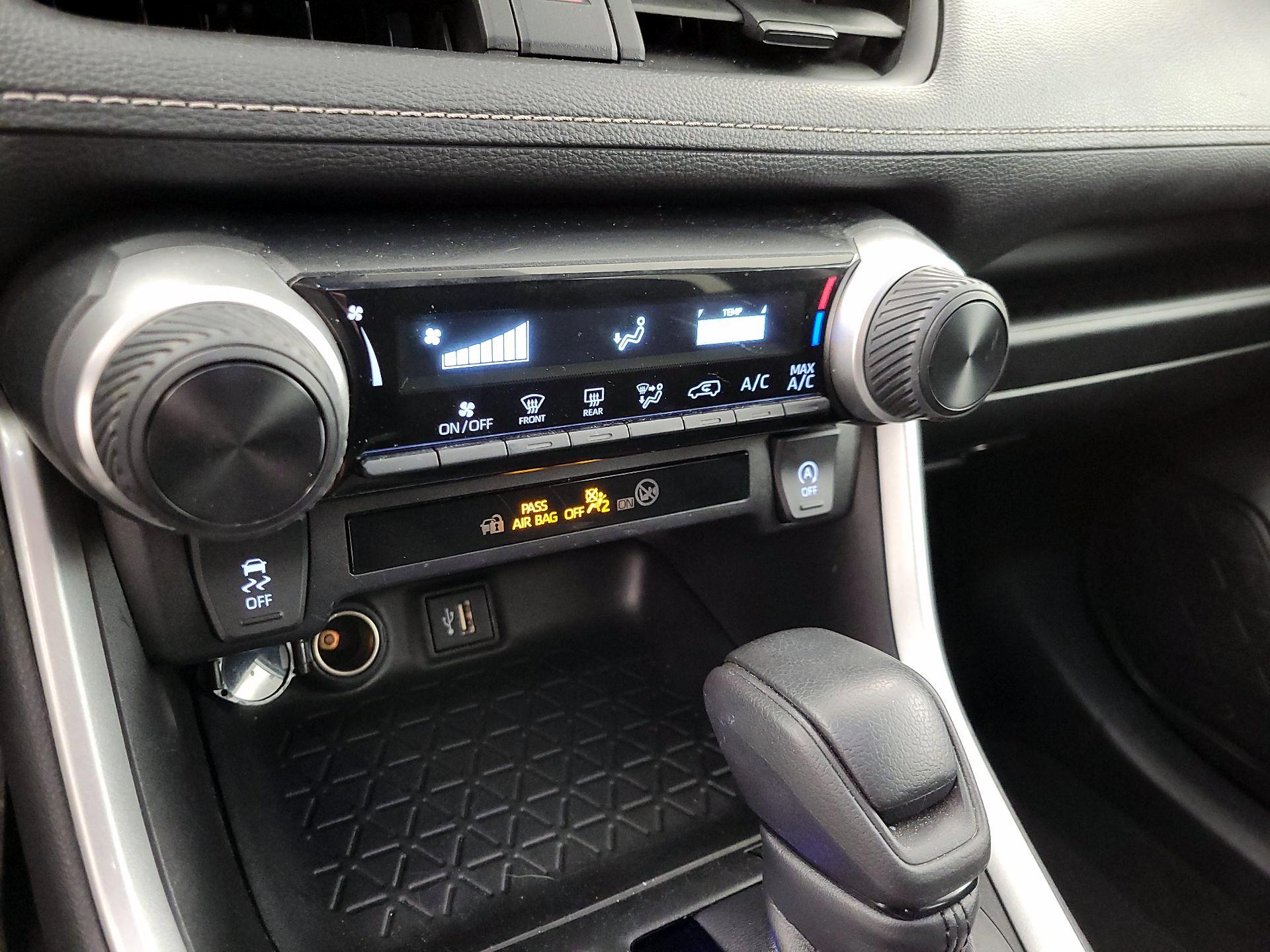 Thumbnail: 2024 Toyota RAV4 - 14