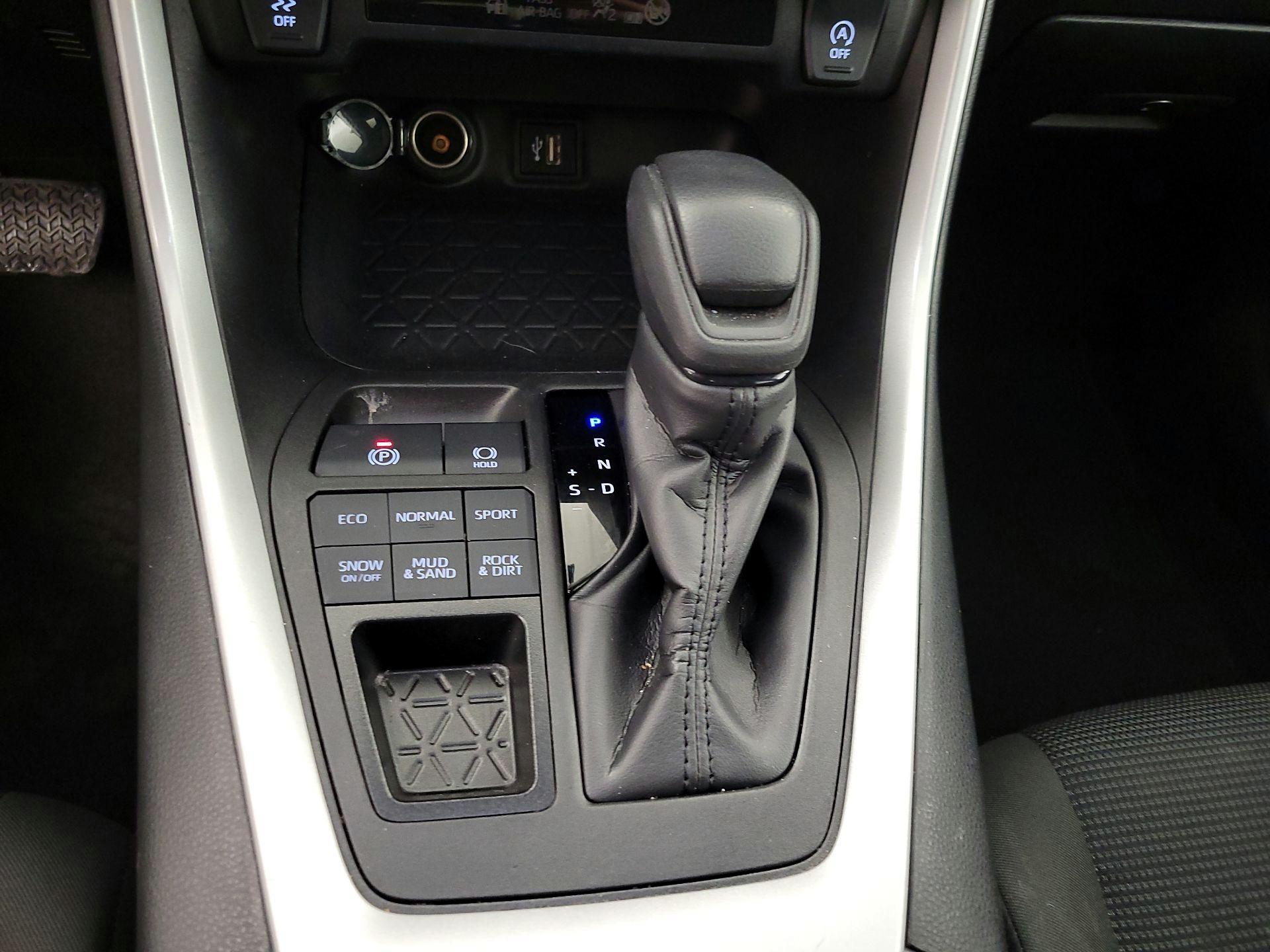 Thumbnail: 2024 Toyota RAV4 - 15