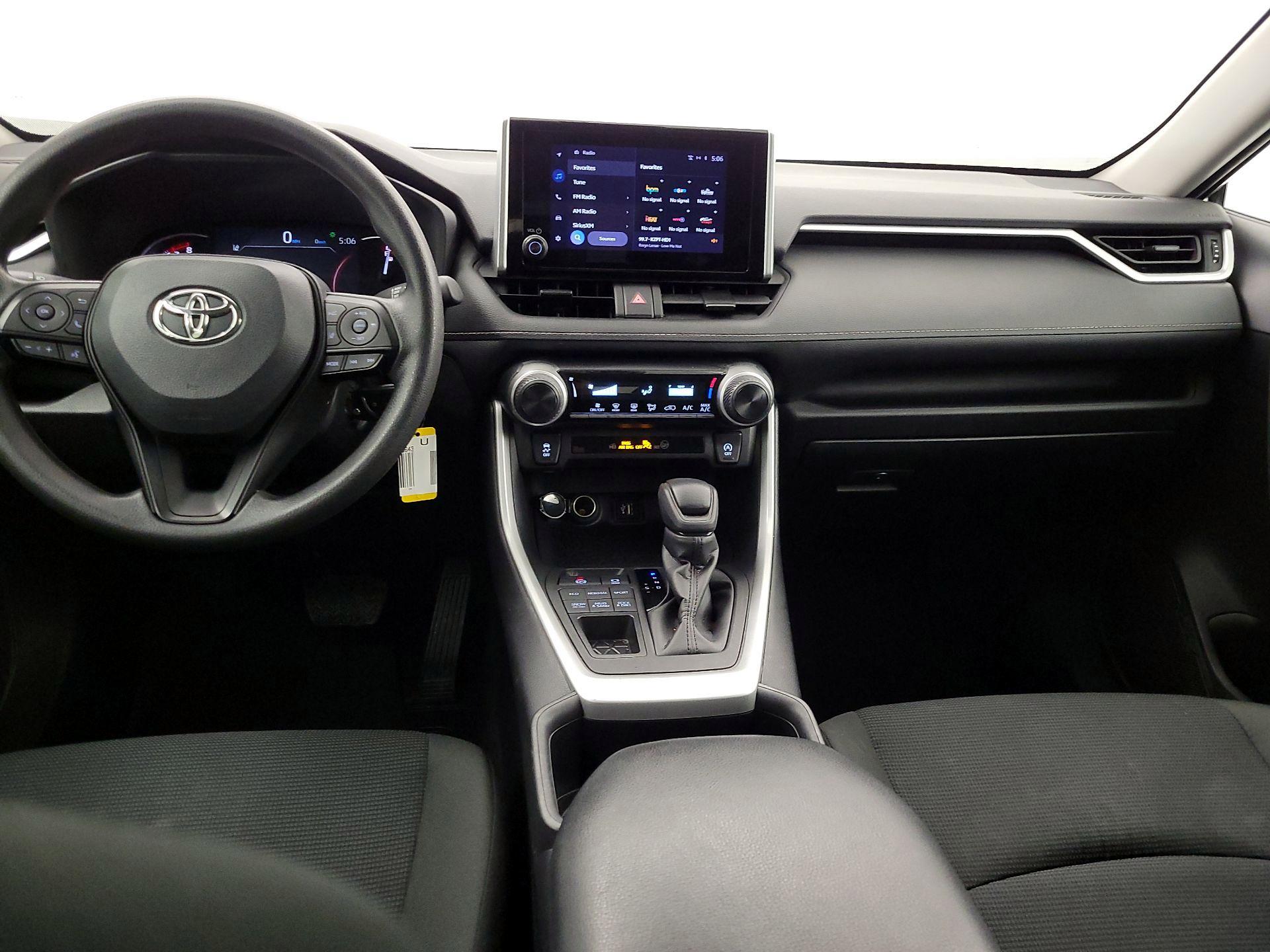 Thumbnail: 2024 Toyota RAV4 - 8