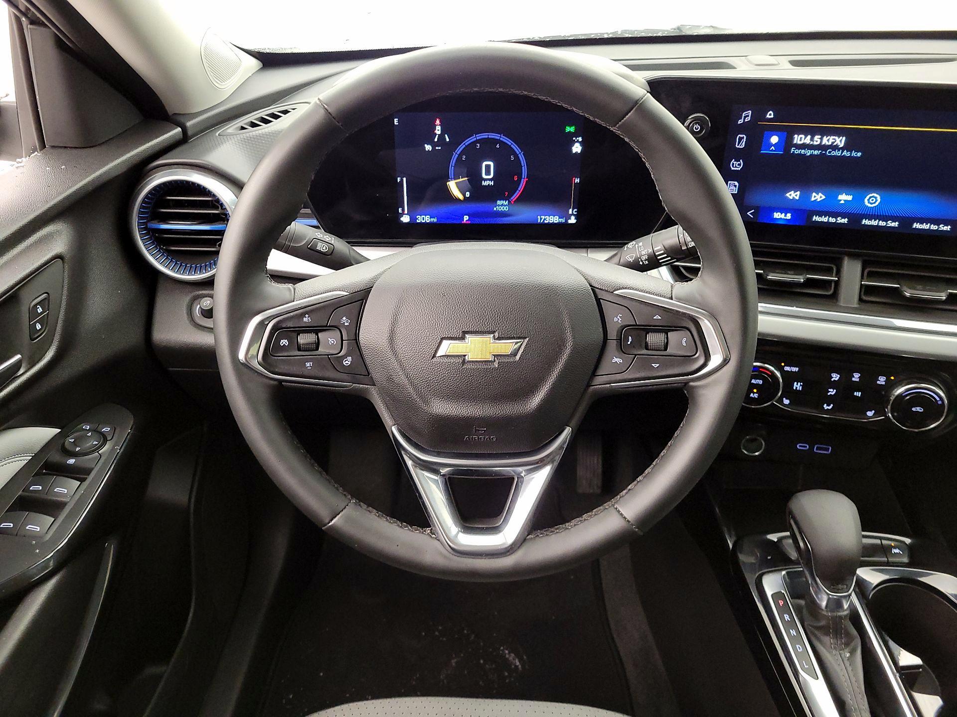 Thumbnail: 2025 Chevrolet Trax - 10