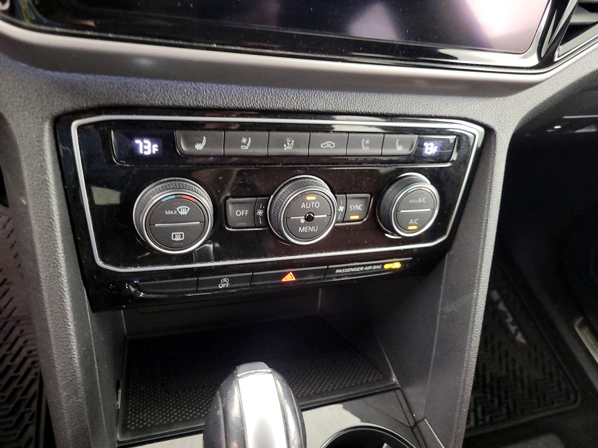 Thumbnail: 2021 Volkswagen Atlas - 16