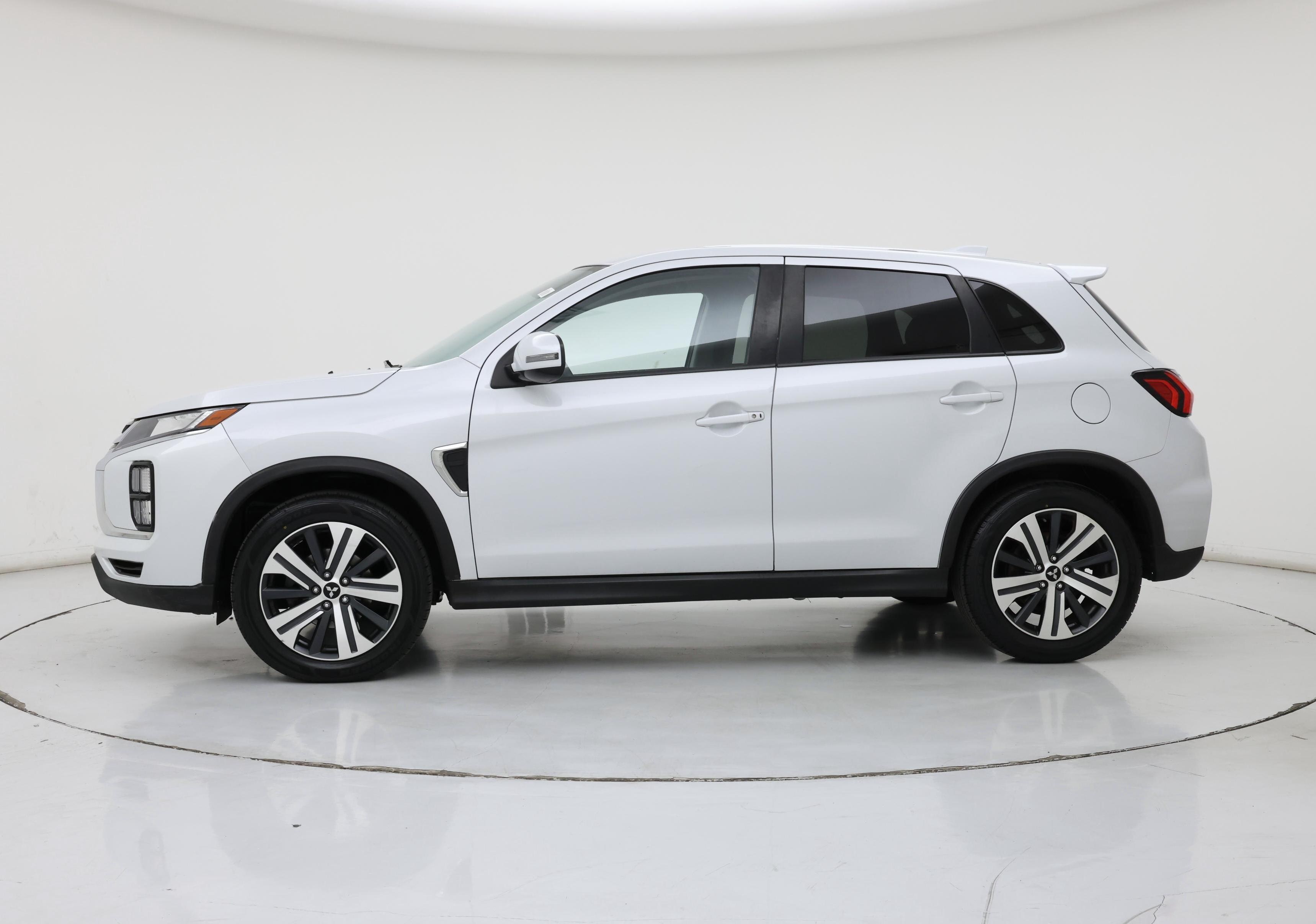 Thumbnail: 2022 Mitsubishi Outlander Sport - 3