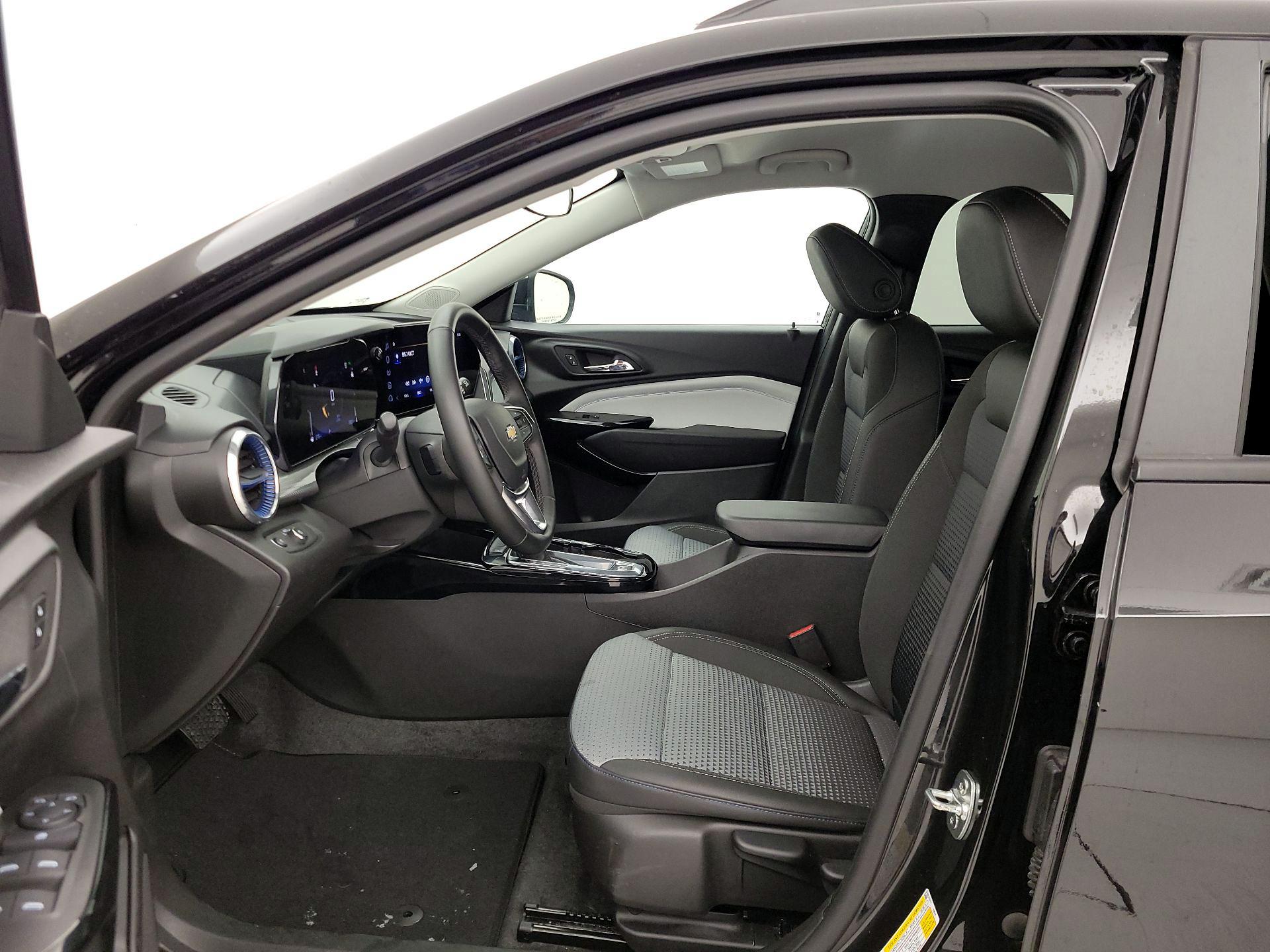 Thumbnail: 2025 Chevrolet Trax - 11