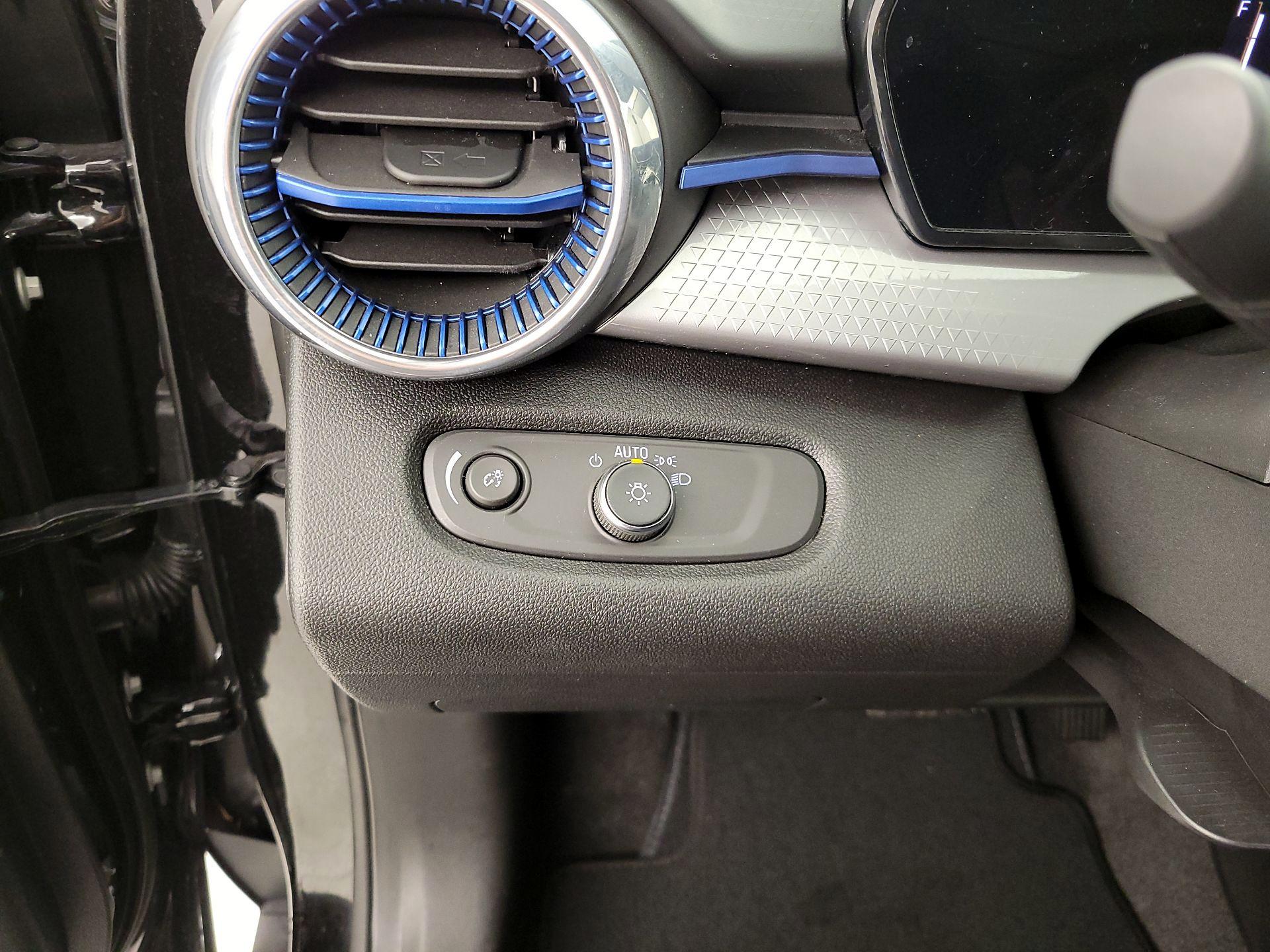 Thumbnail: 2025 Chevrolet Trax - 13