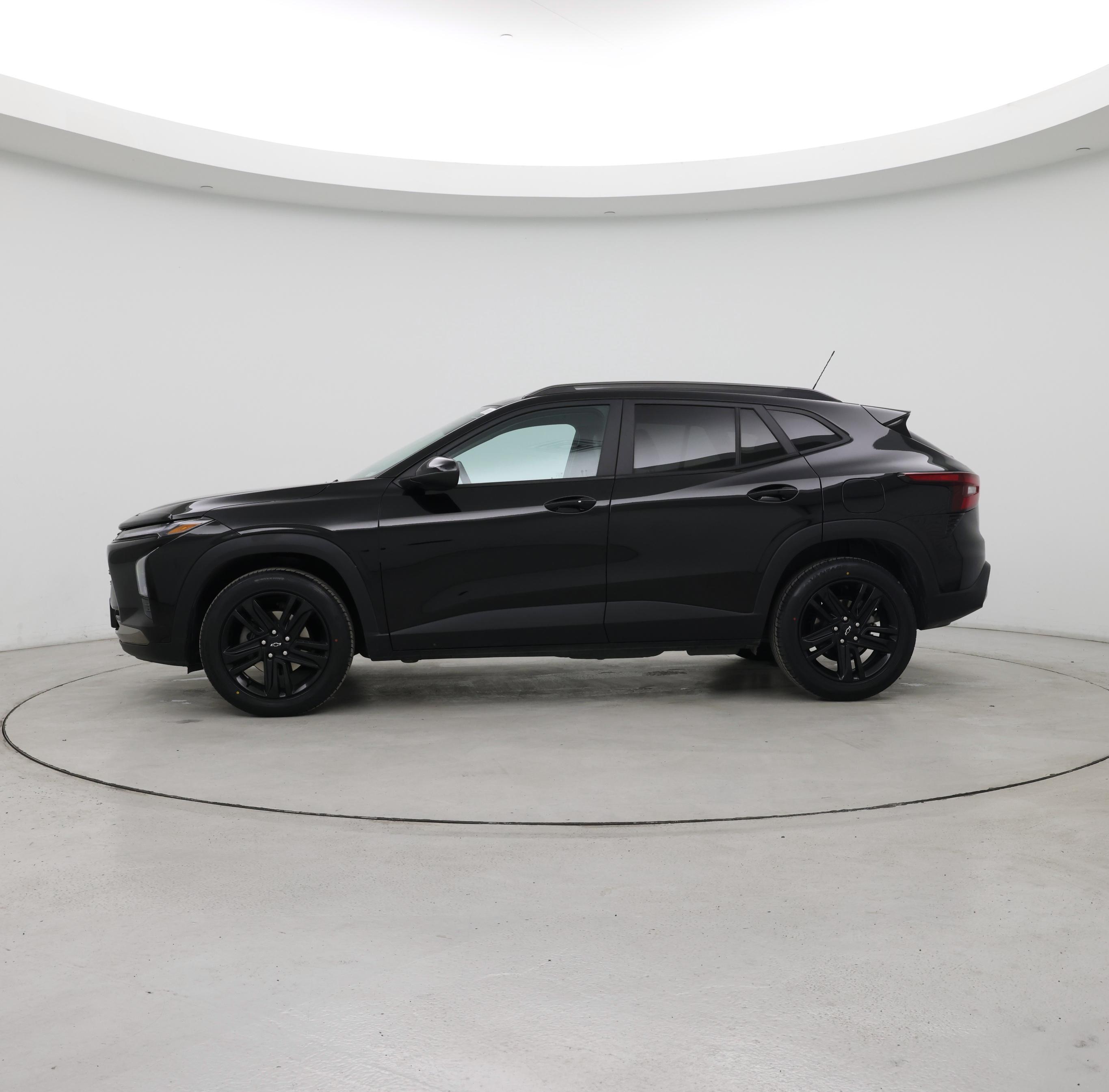 Thumbnail: 2024 Chevrolet Trax - 3