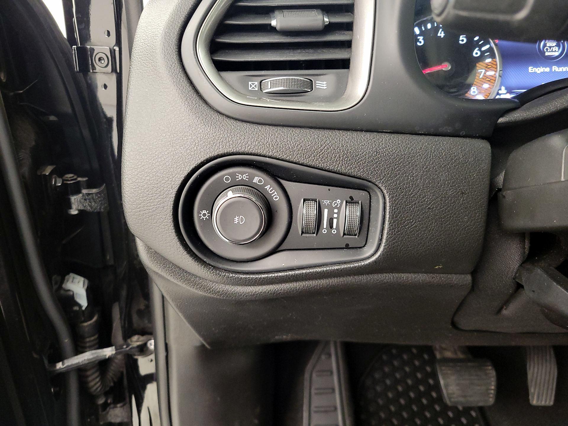 Thumbnail: 2022 Jeep Renegade - 13