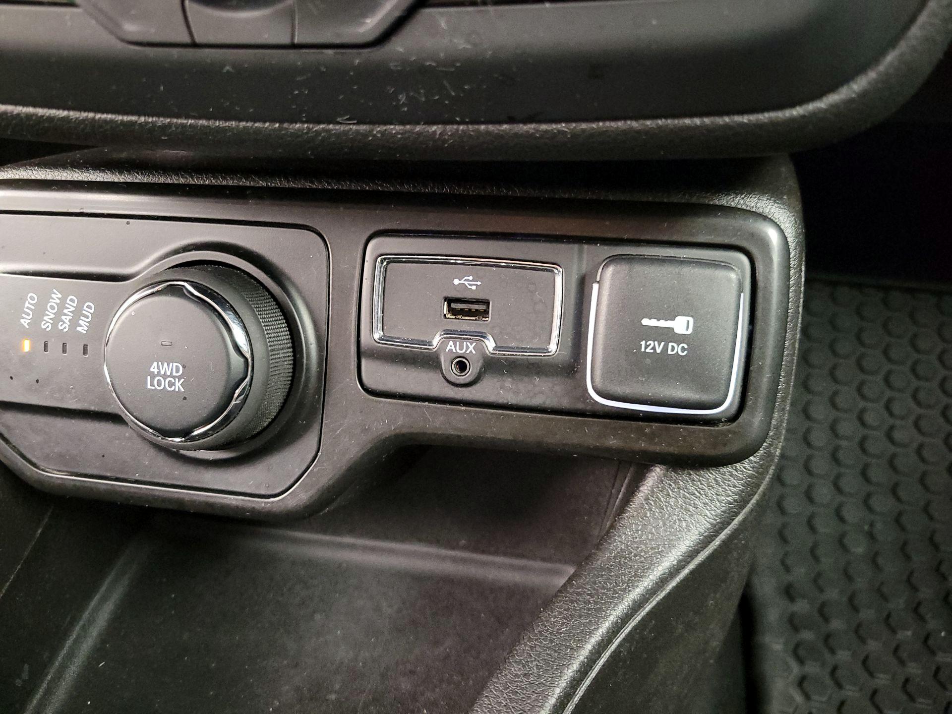 Thumbnail: 2022 Jeep Renegade - 19