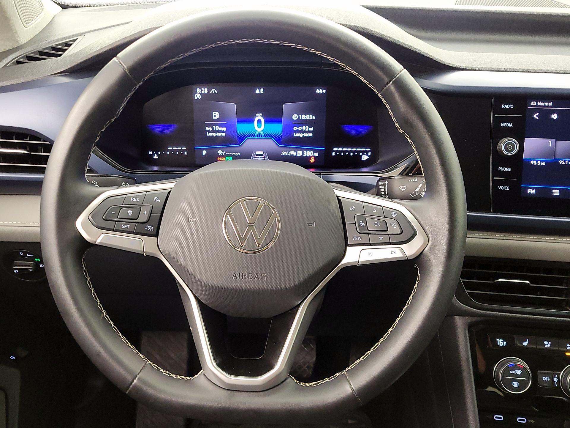 Thumbnail: 2024 Volkswagen Taos - 10