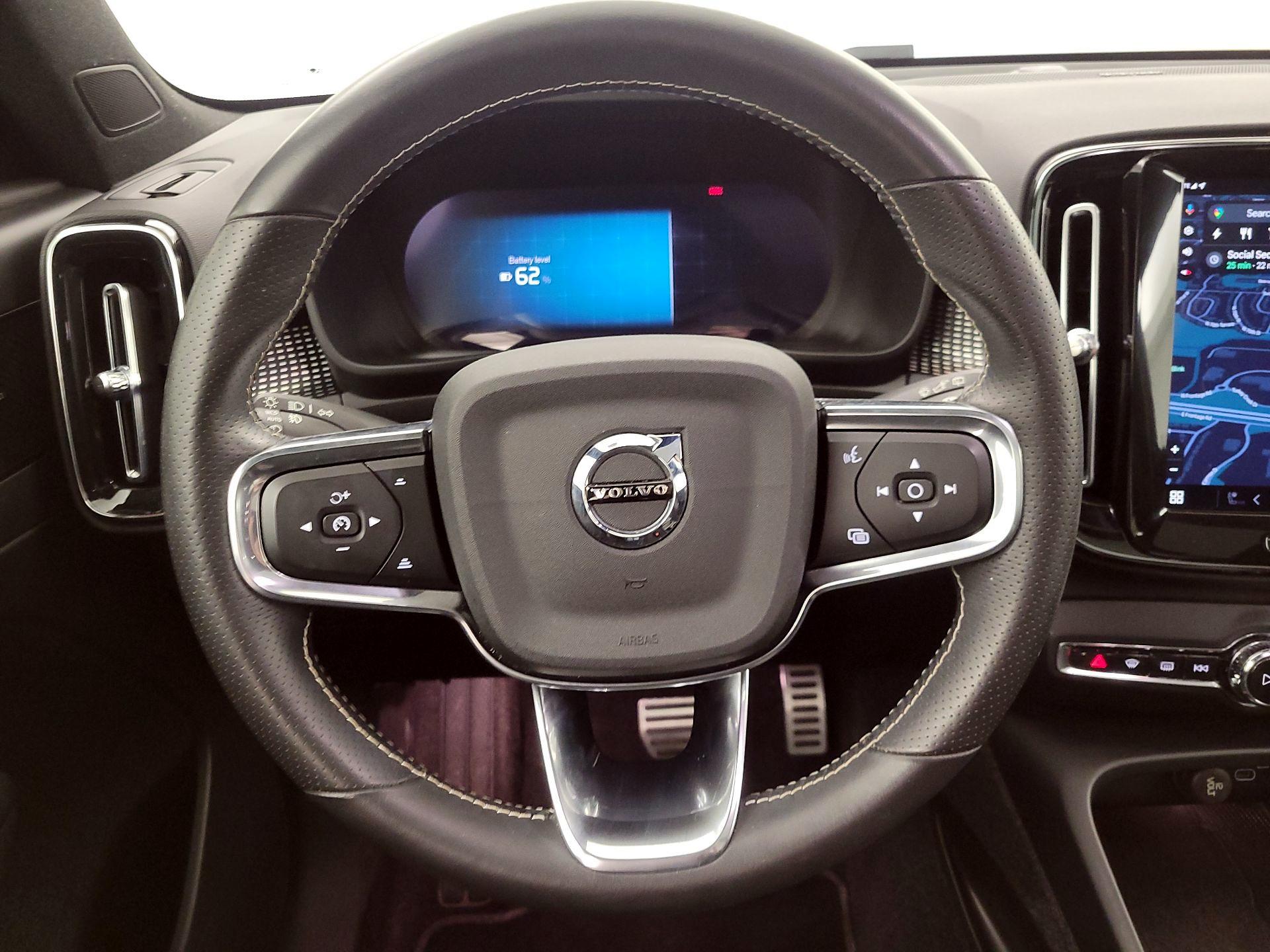 Thumbnail: 2021 Volvo XC40 - 10