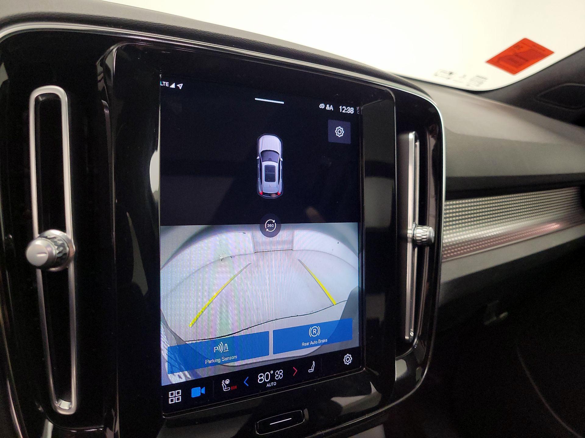 Thumbnail: 2021 Volvo XC40 - 15