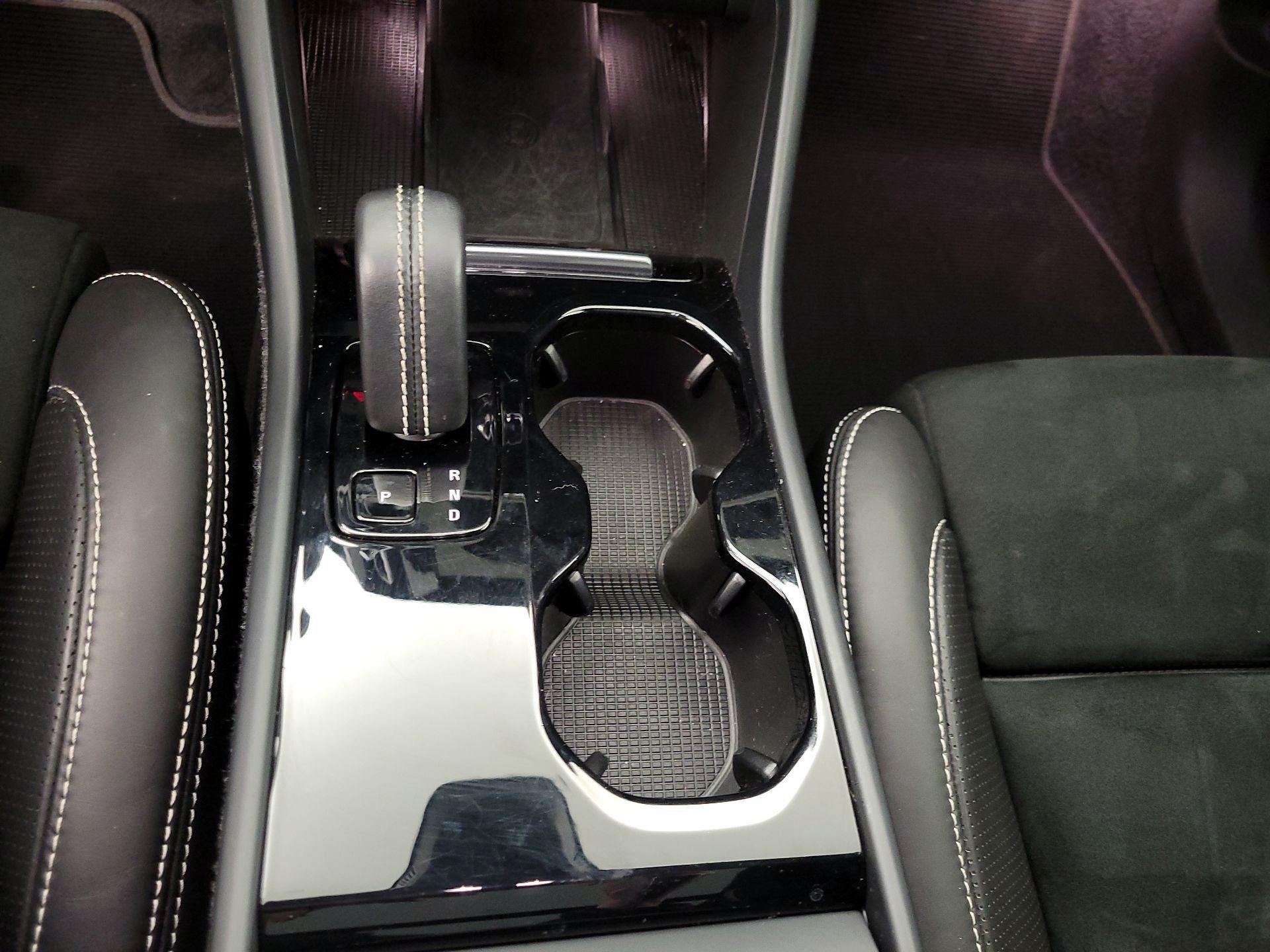 Thumbnail: 2021 Volvo XC40 - 18