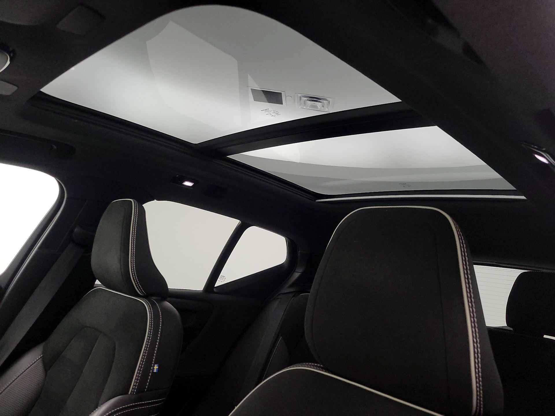 Thumbnail: 2021 Volvo XC40 - 20