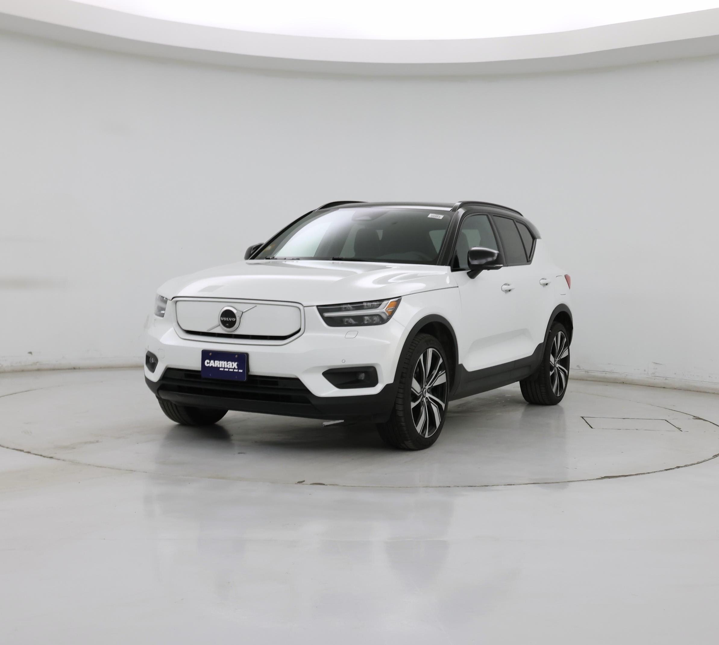 Thumbnail: 2021 Volvo XC40 - 4