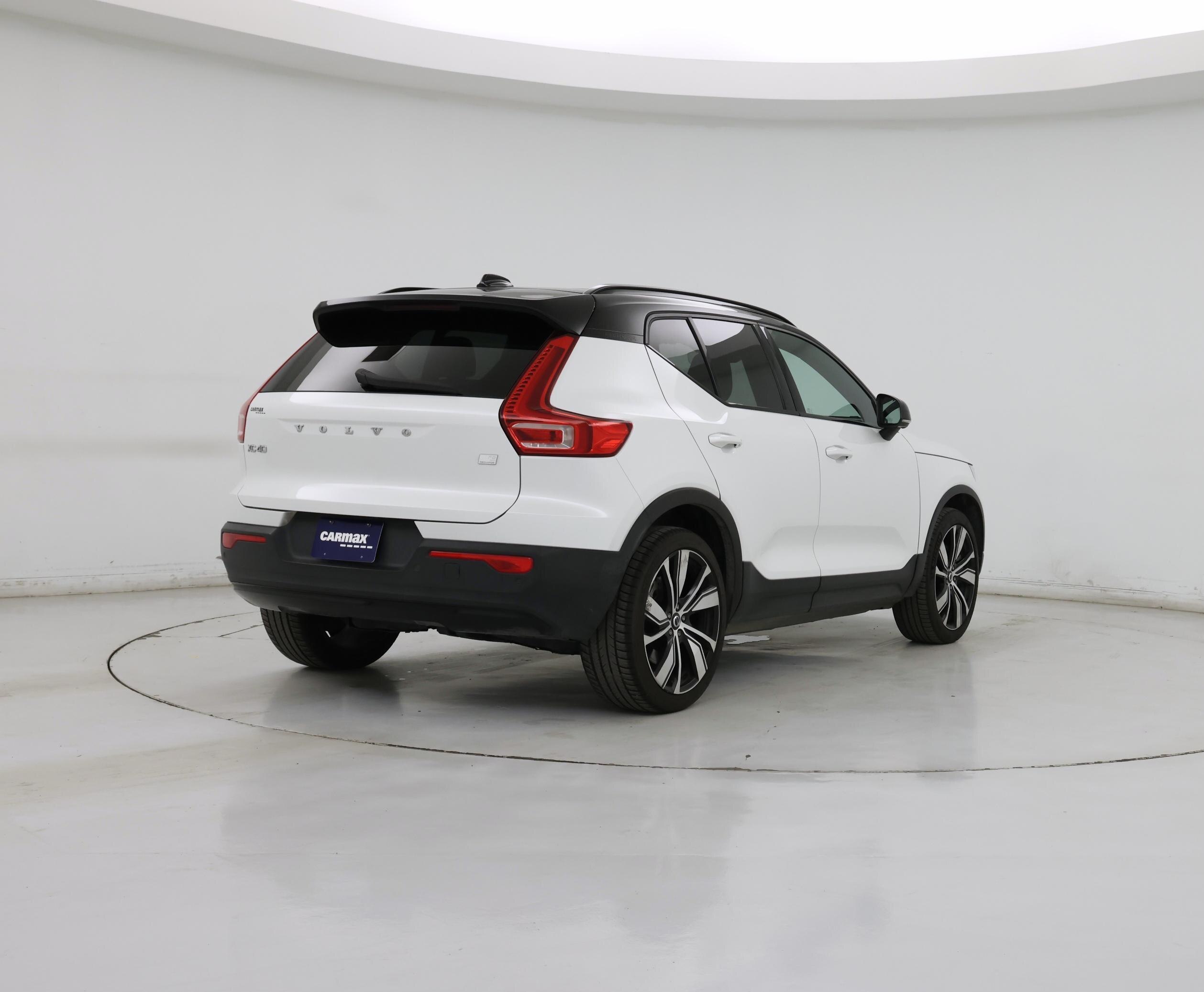 Thumbnail: 2021 Volvo XC40 - 8