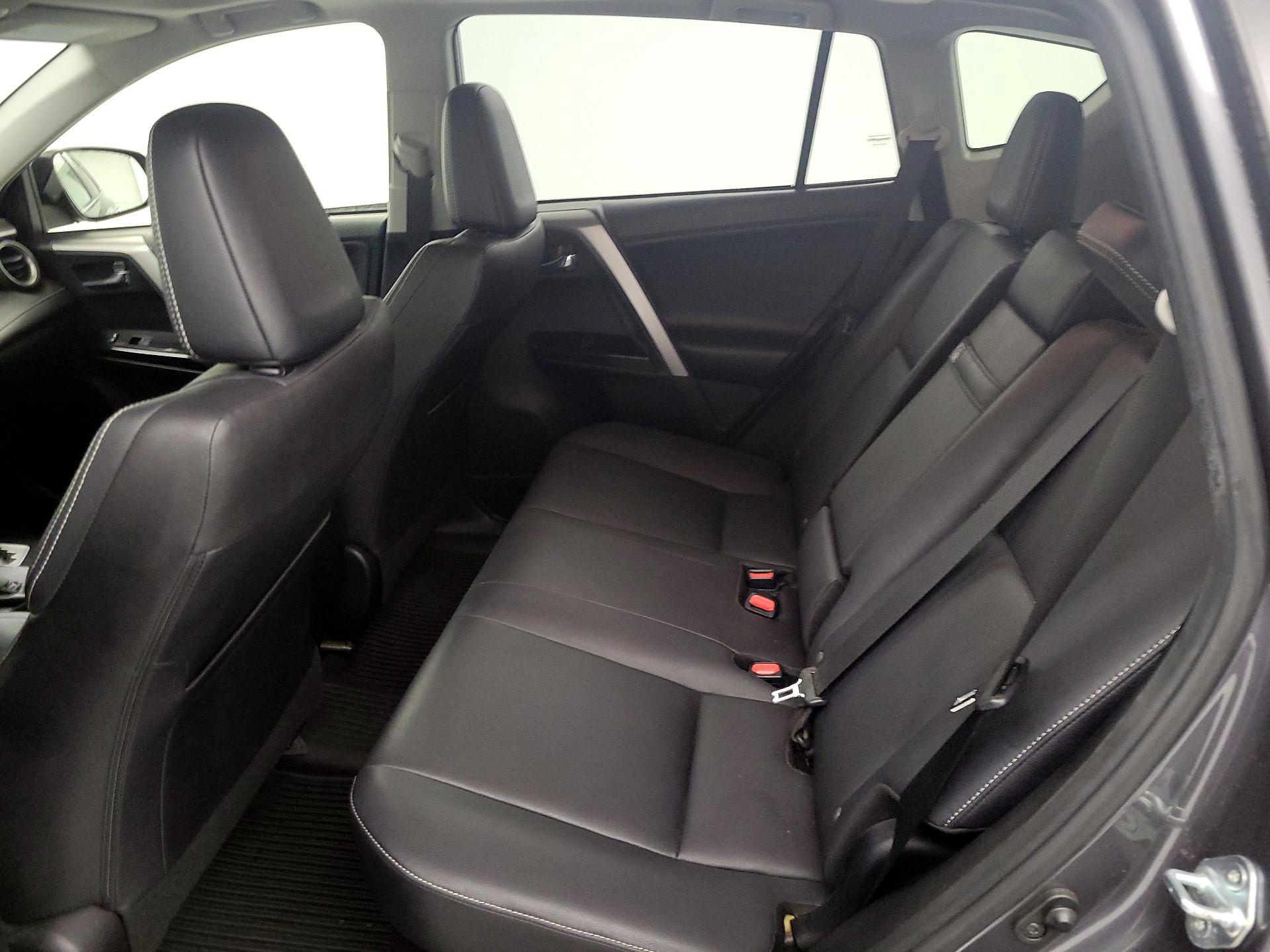 Thumbnail: 2018 Toyota RAV4 - 19