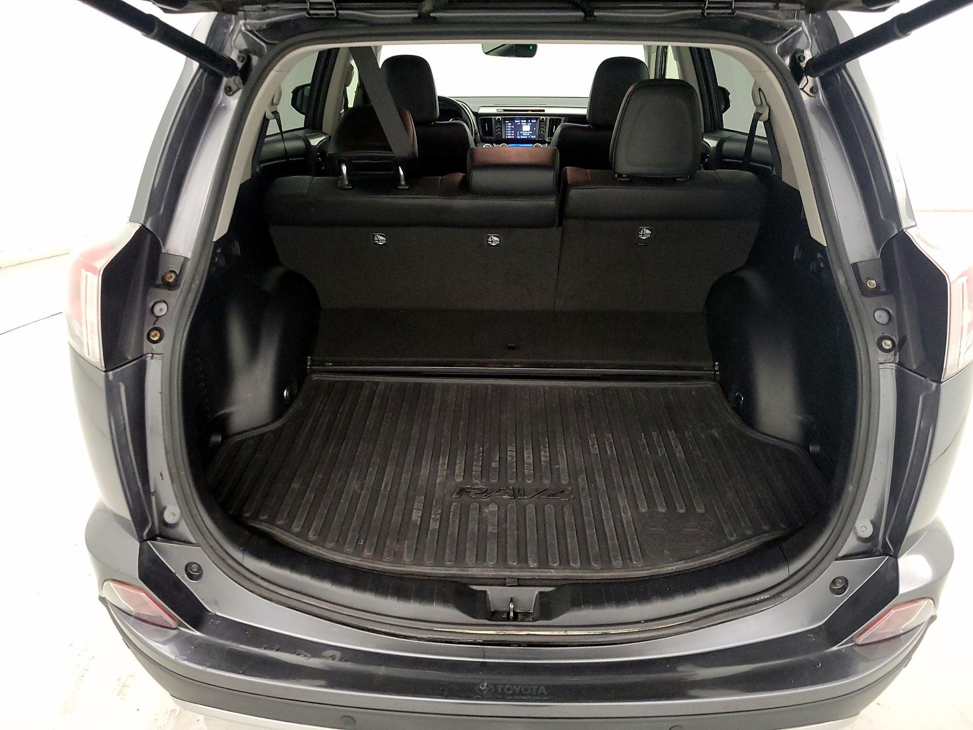 Thumbnail: 2018 Toyota RAV4 - 20