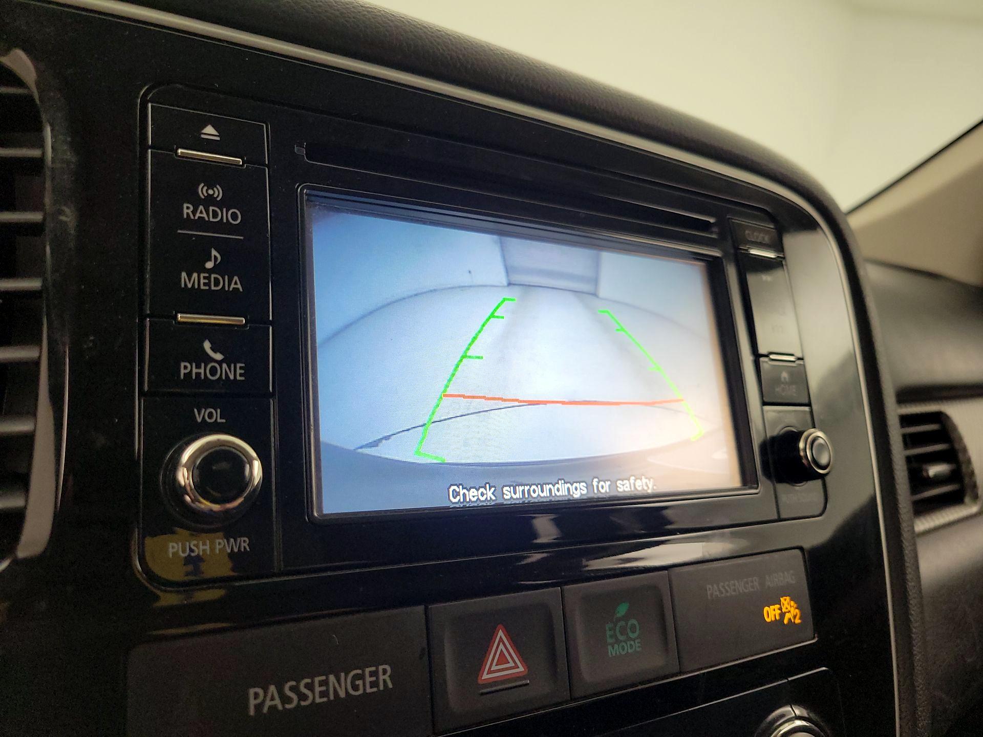 Thumbnail: 2016 Mitsubishi Outlander - 14