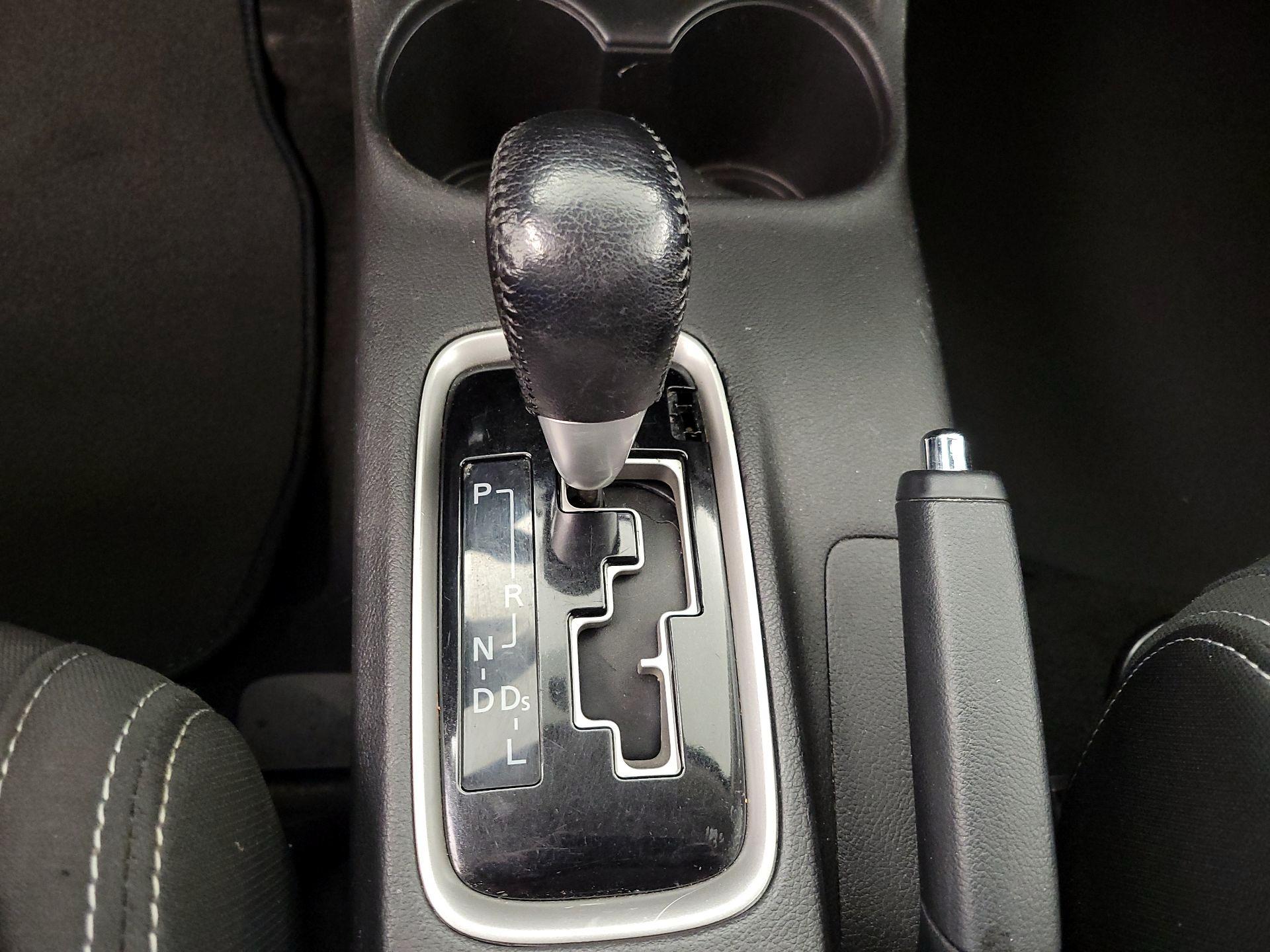 Thumbnail: 2016 Mitsubishi Outlander - 17