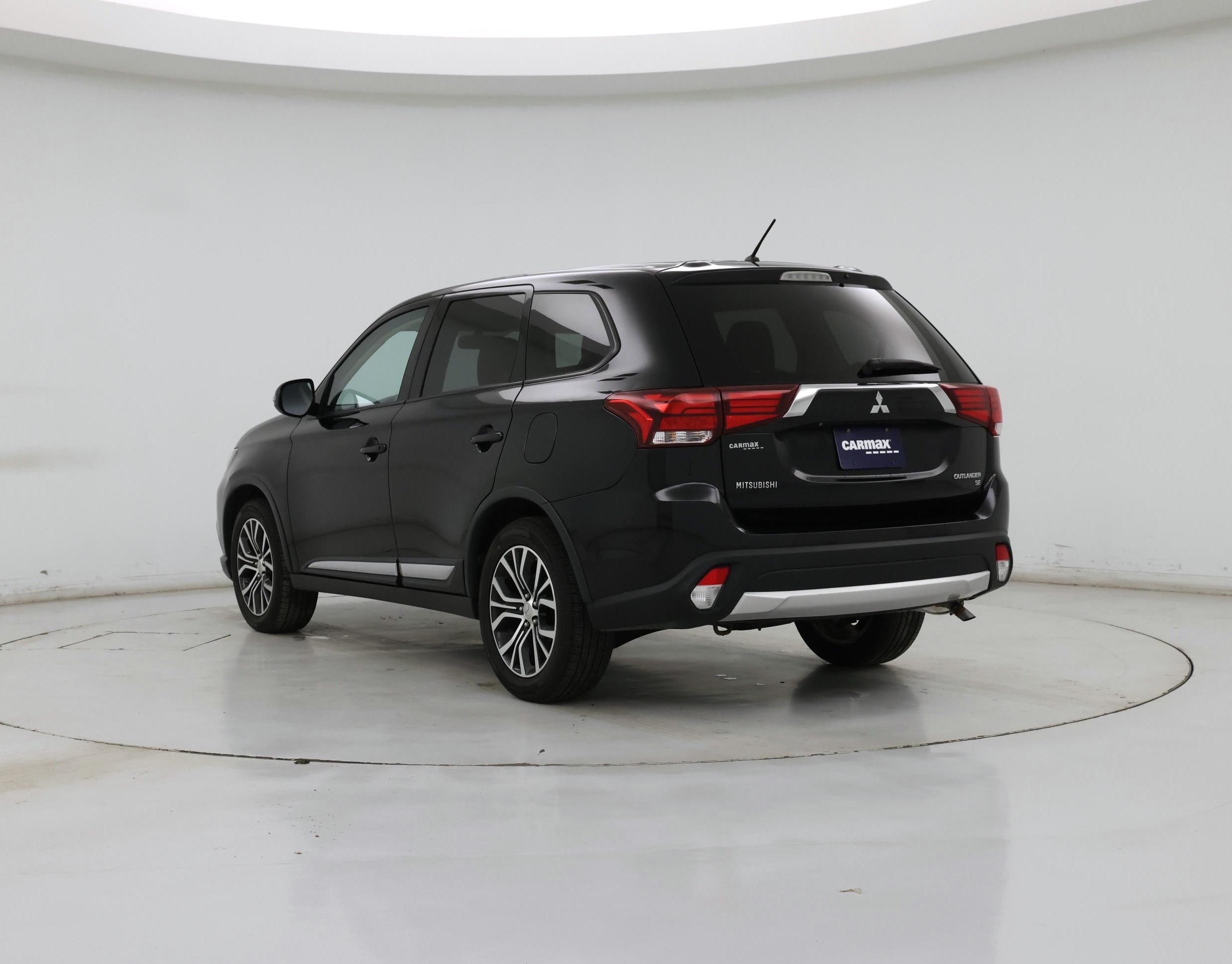 Thumbnail: 2016 Mitsubishi Outlander - 2