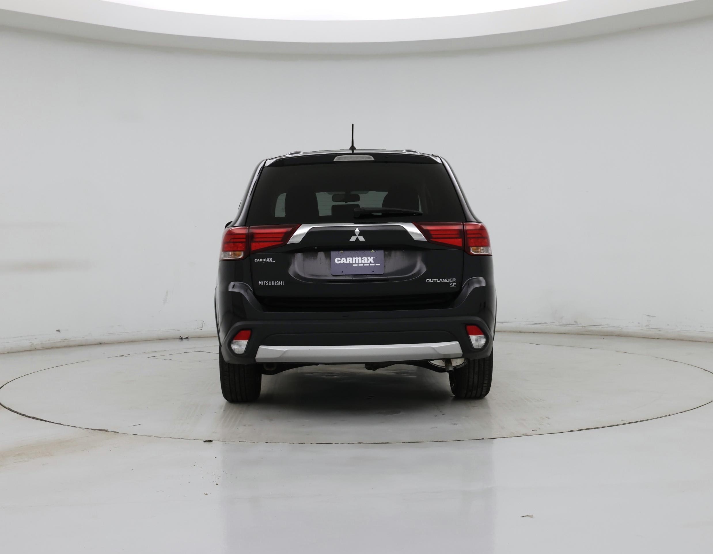 Thumbnail: 2016 Mitsubishi Outlander - 6