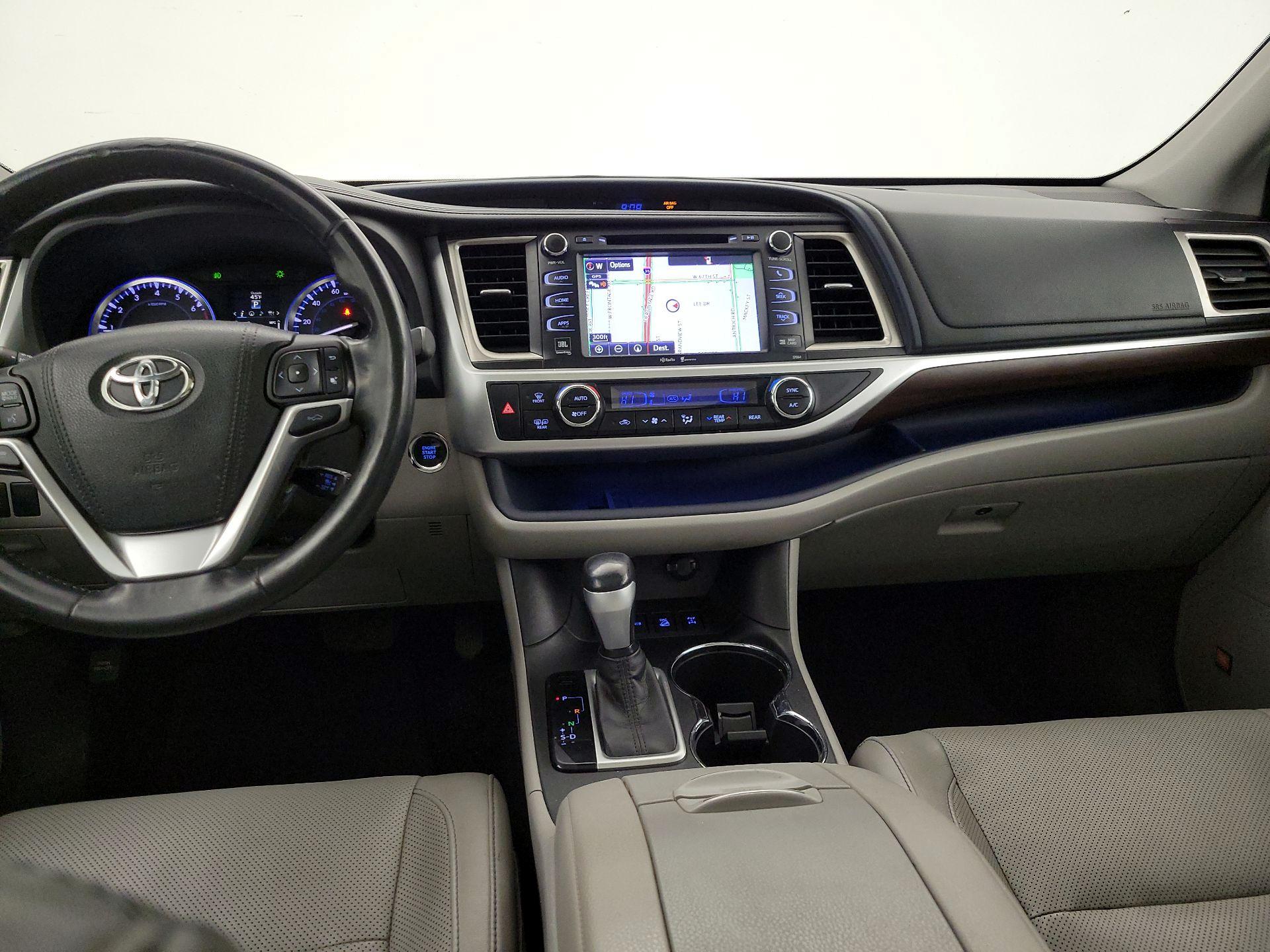 Thumbnail: 2015 Toyota Highlander - 9