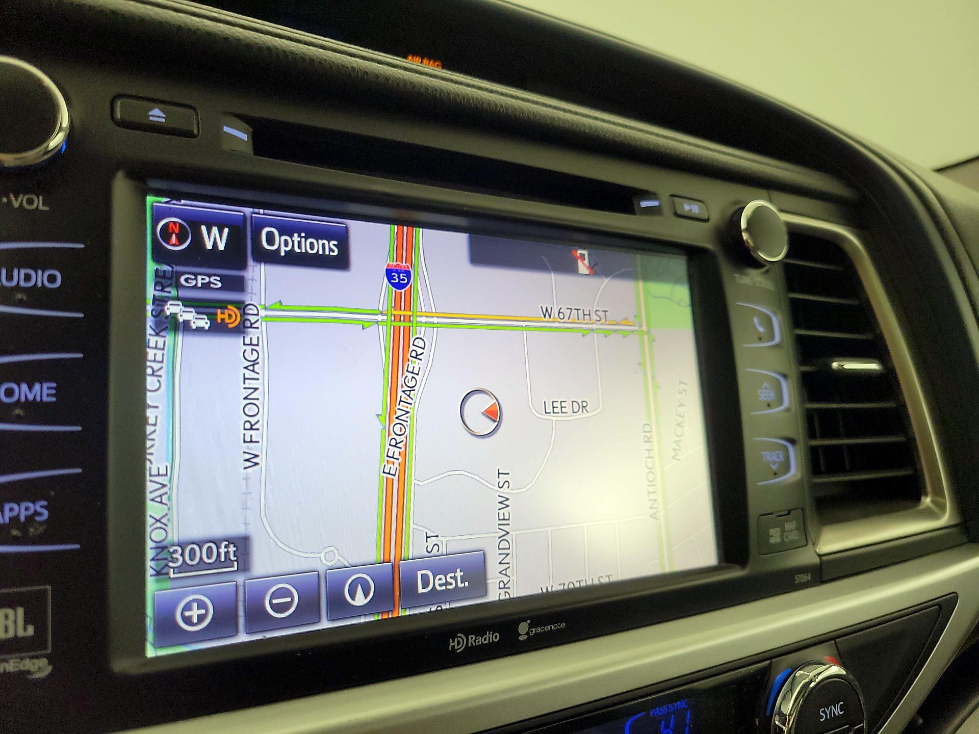 Thumbnail: 2015 Toyota Highlander - 14