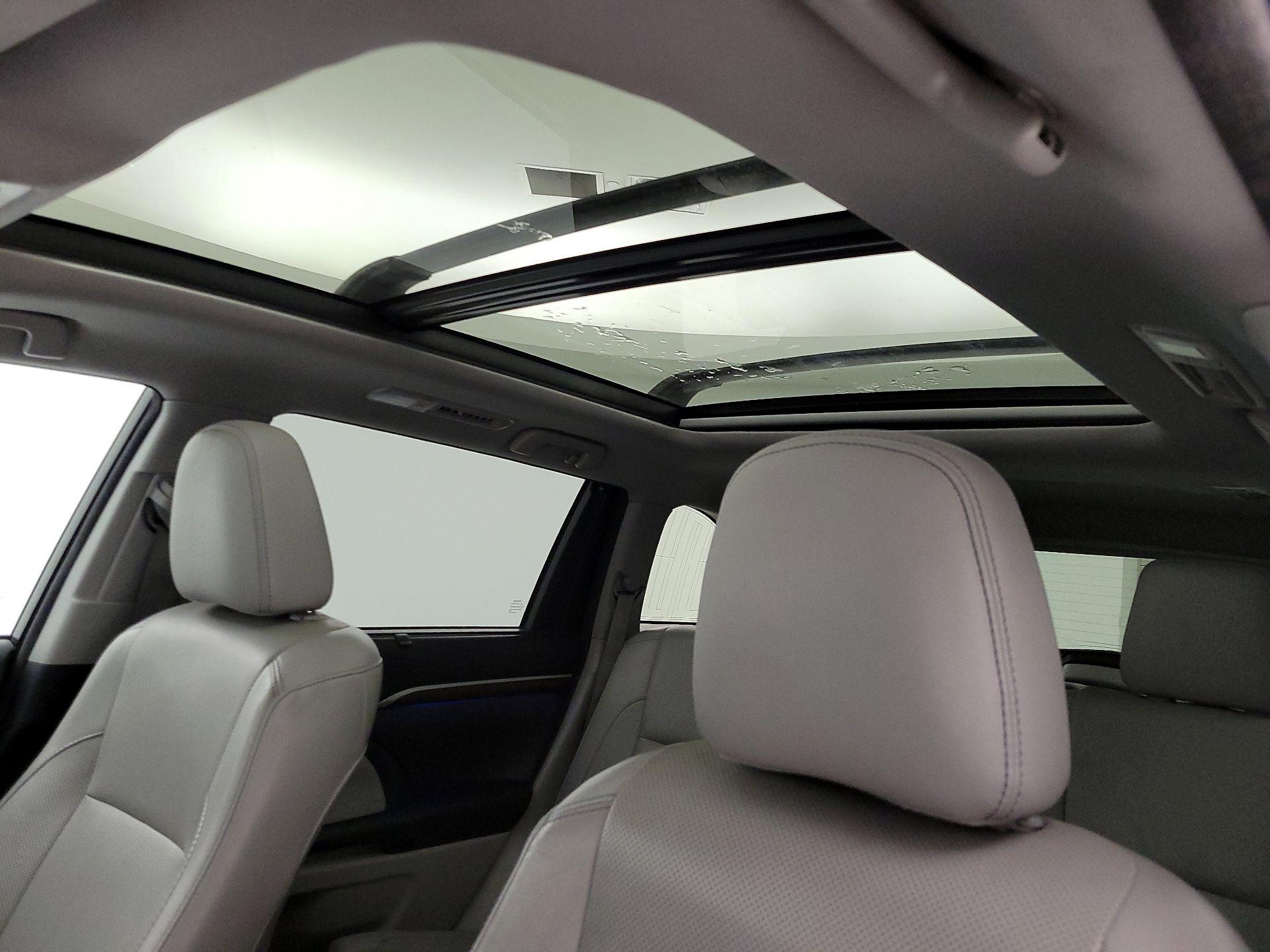 Thumbnail: 2015 Toyota Highlander - 20