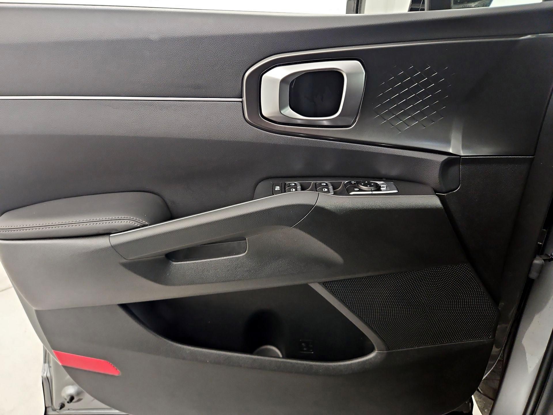 Thumbnail: 2025 Kia Sorento - 12