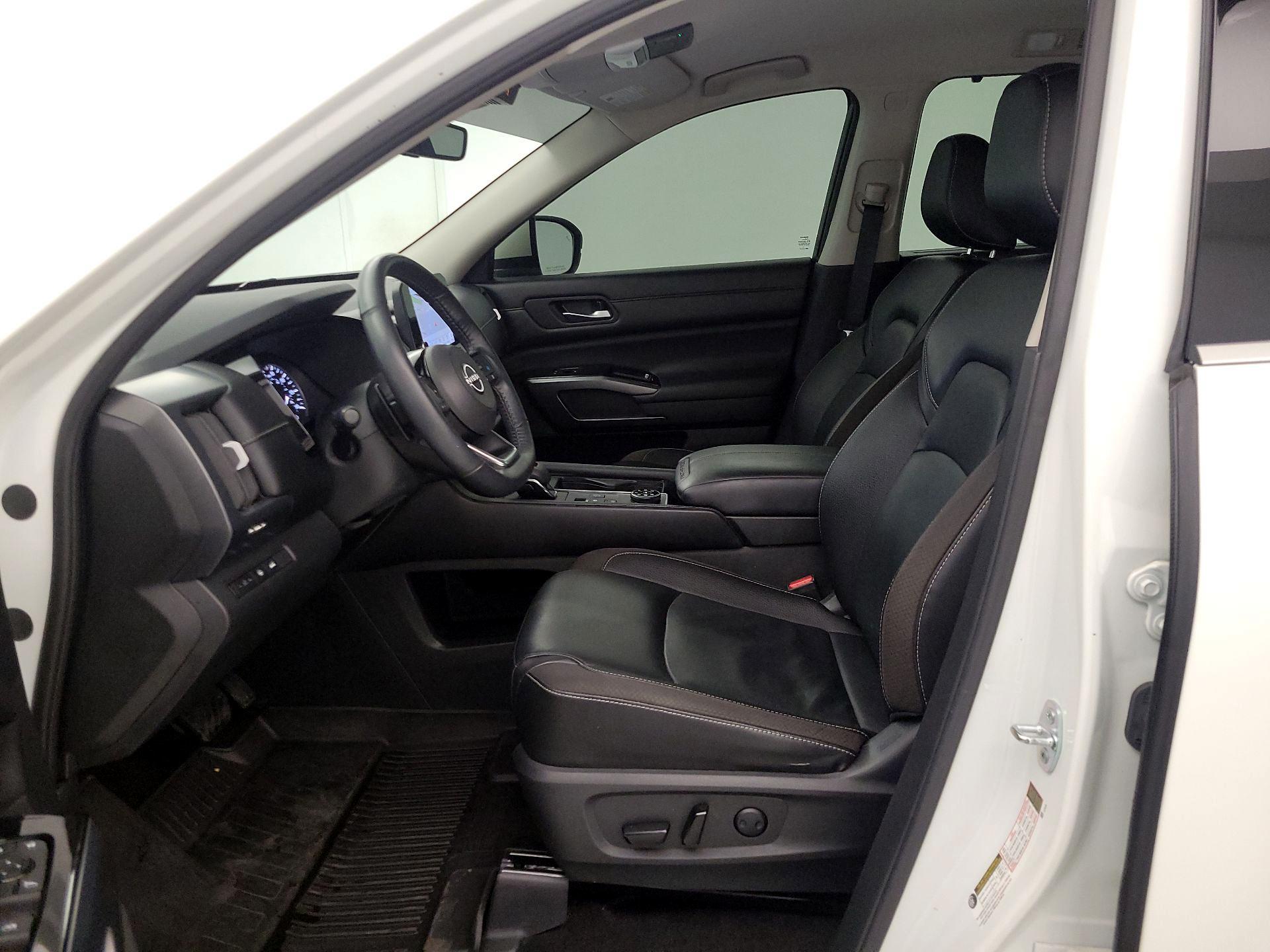 Thumbnail: 2023 Nissan Pathfinder - 11