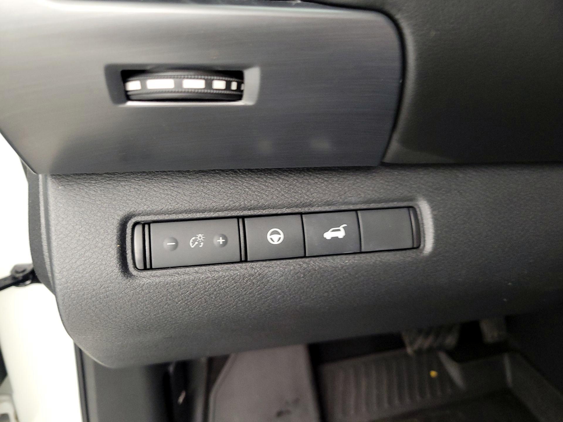 Thumbnail: 2023 Nissan Pathfinder - 13