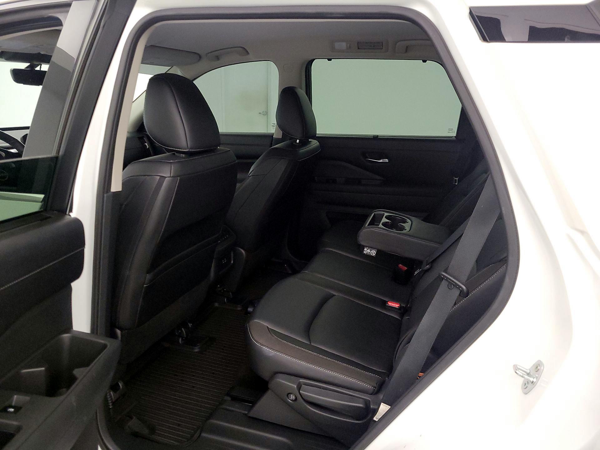 Thumbnail: 2023 Nissan Pathfinder - 20