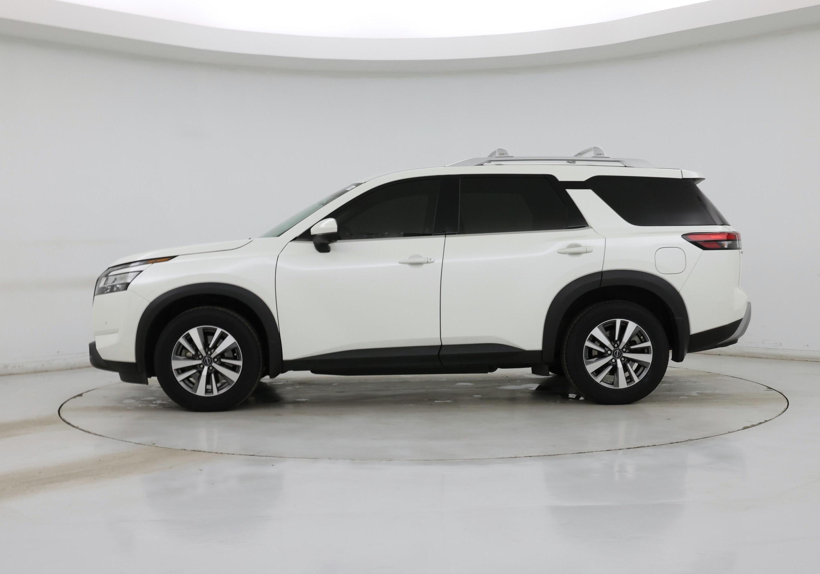 Thumbnail: 2023 Nissan Pathfinder - 3