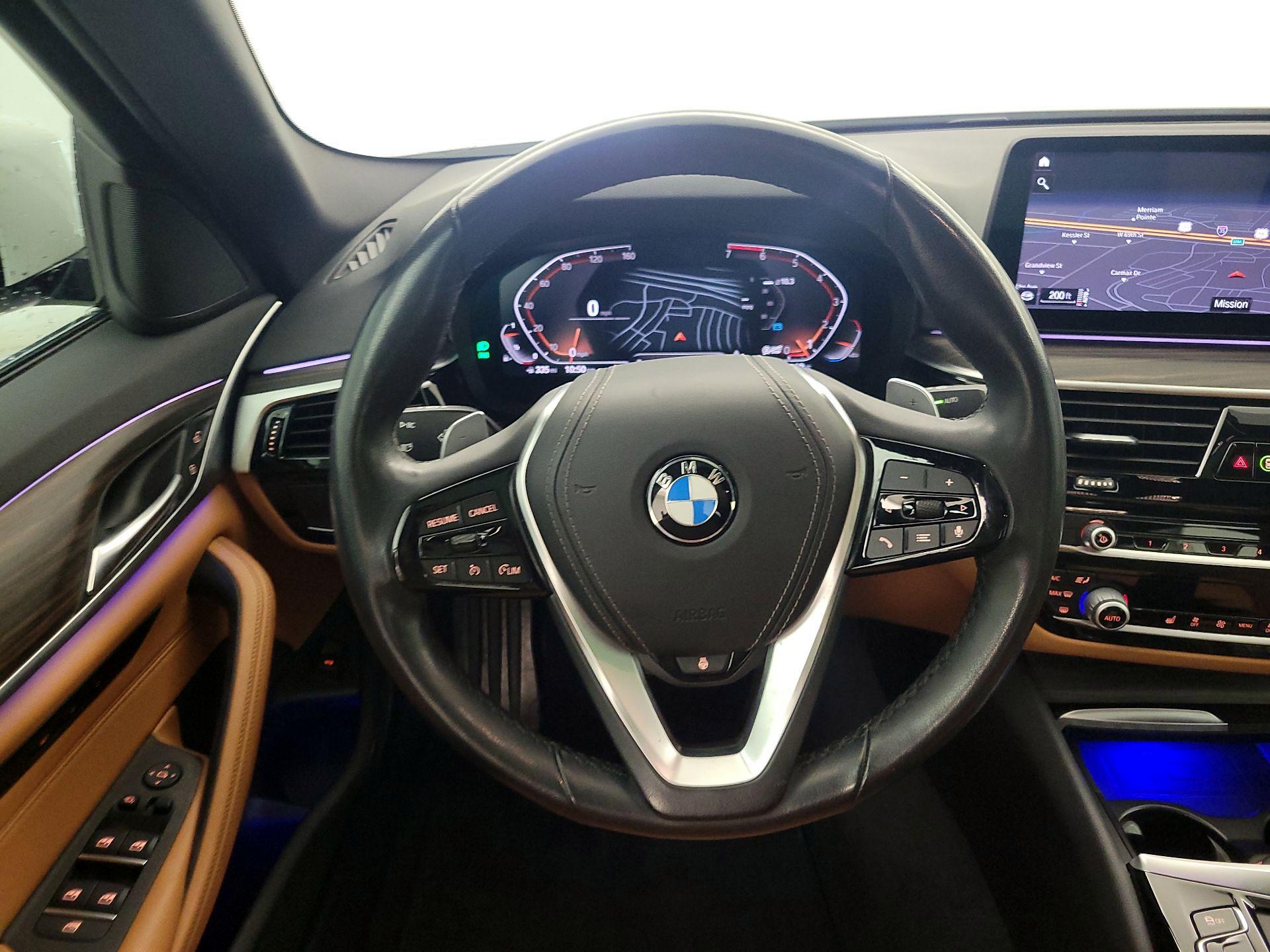 Thumbnail: 2021 BMW 5 Series - 10