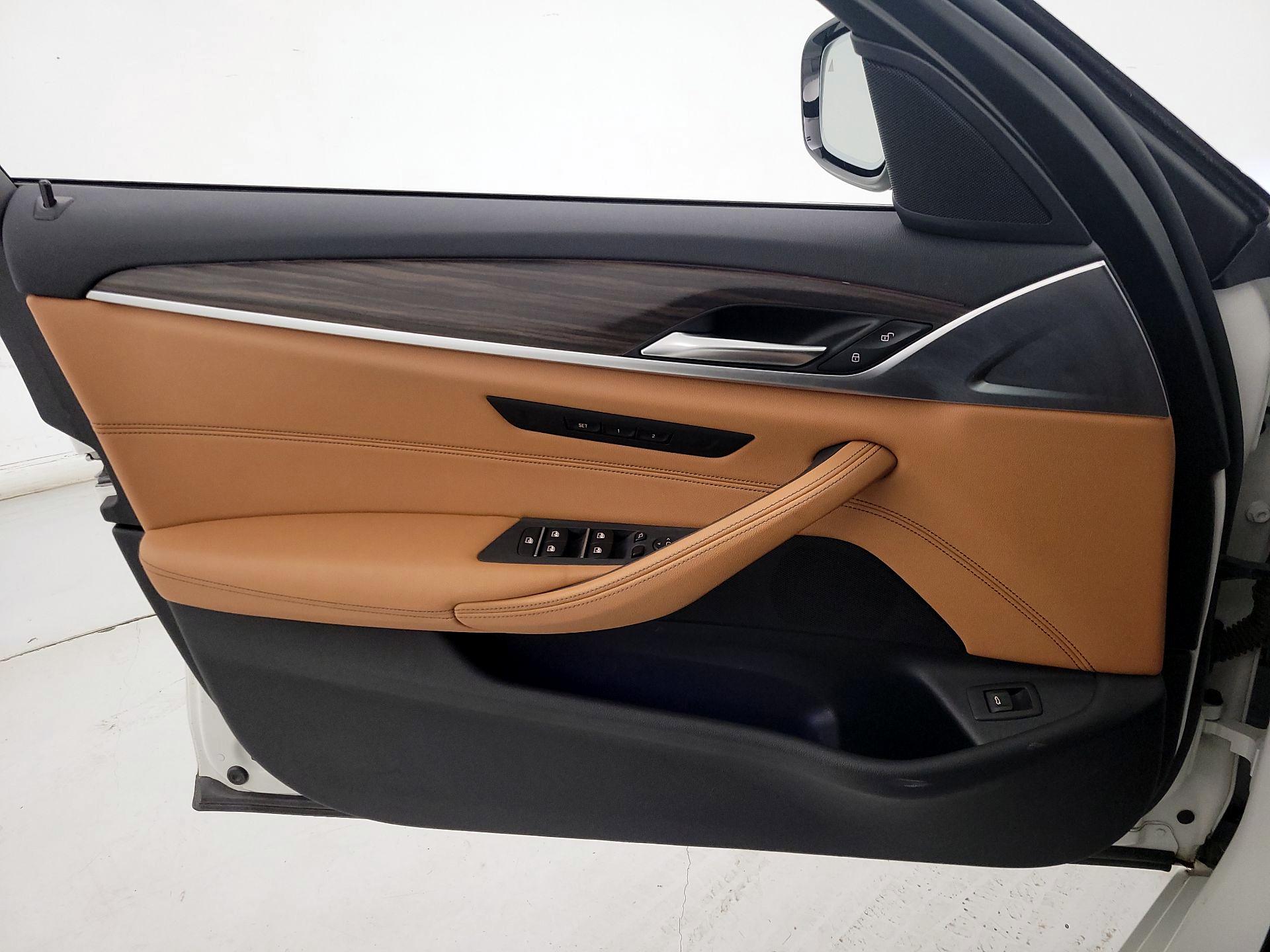 Thumbnail: 2021 BMW 5 Series - 12