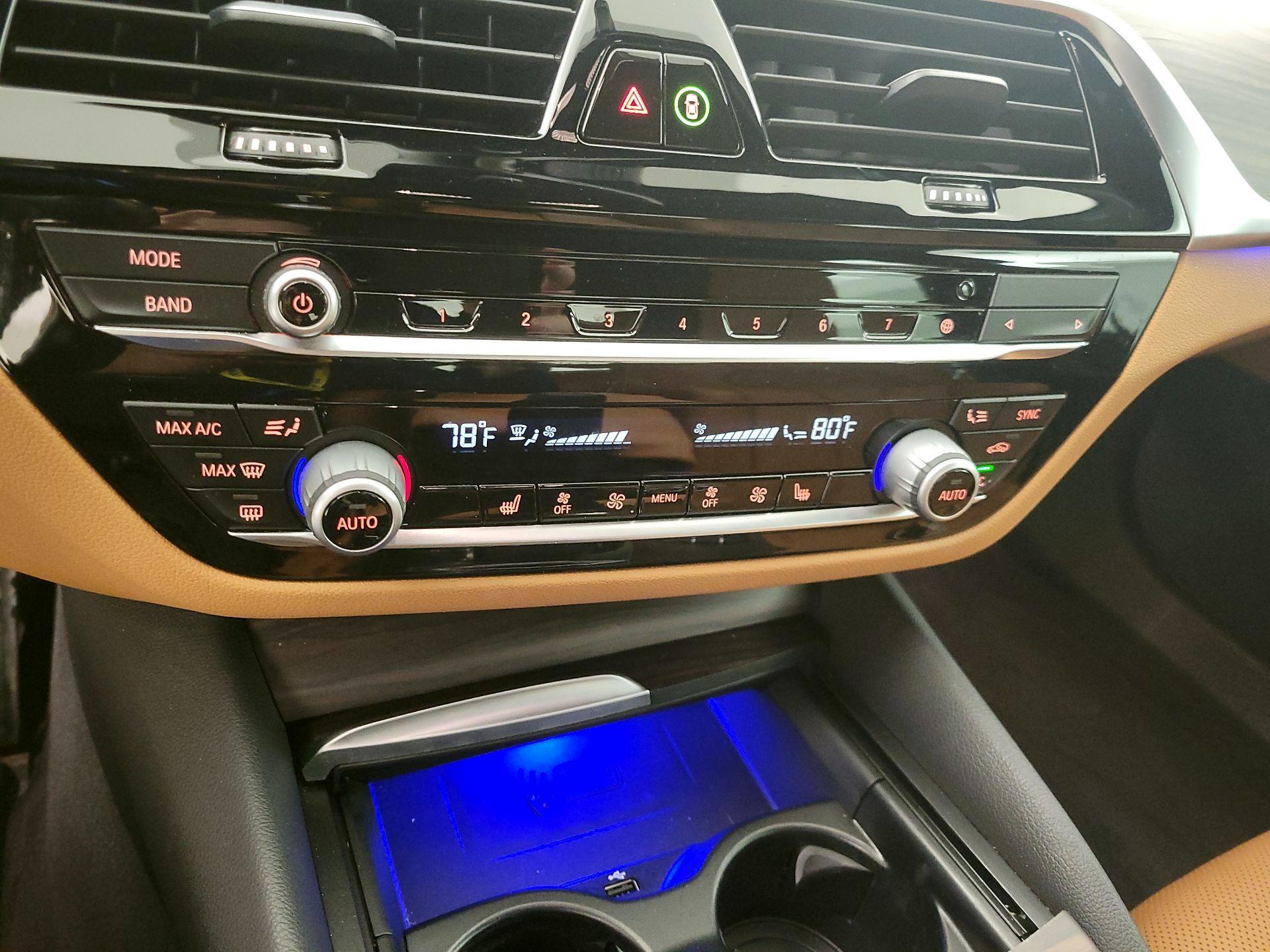 Thumbnail: 2021 BMW 5 Series - 17