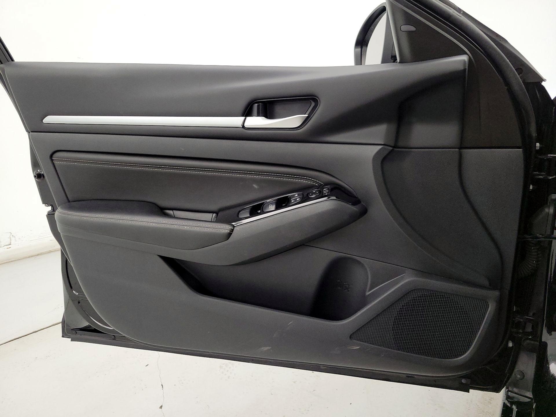 Thumbnail: 2022 Nissan Altima - 12